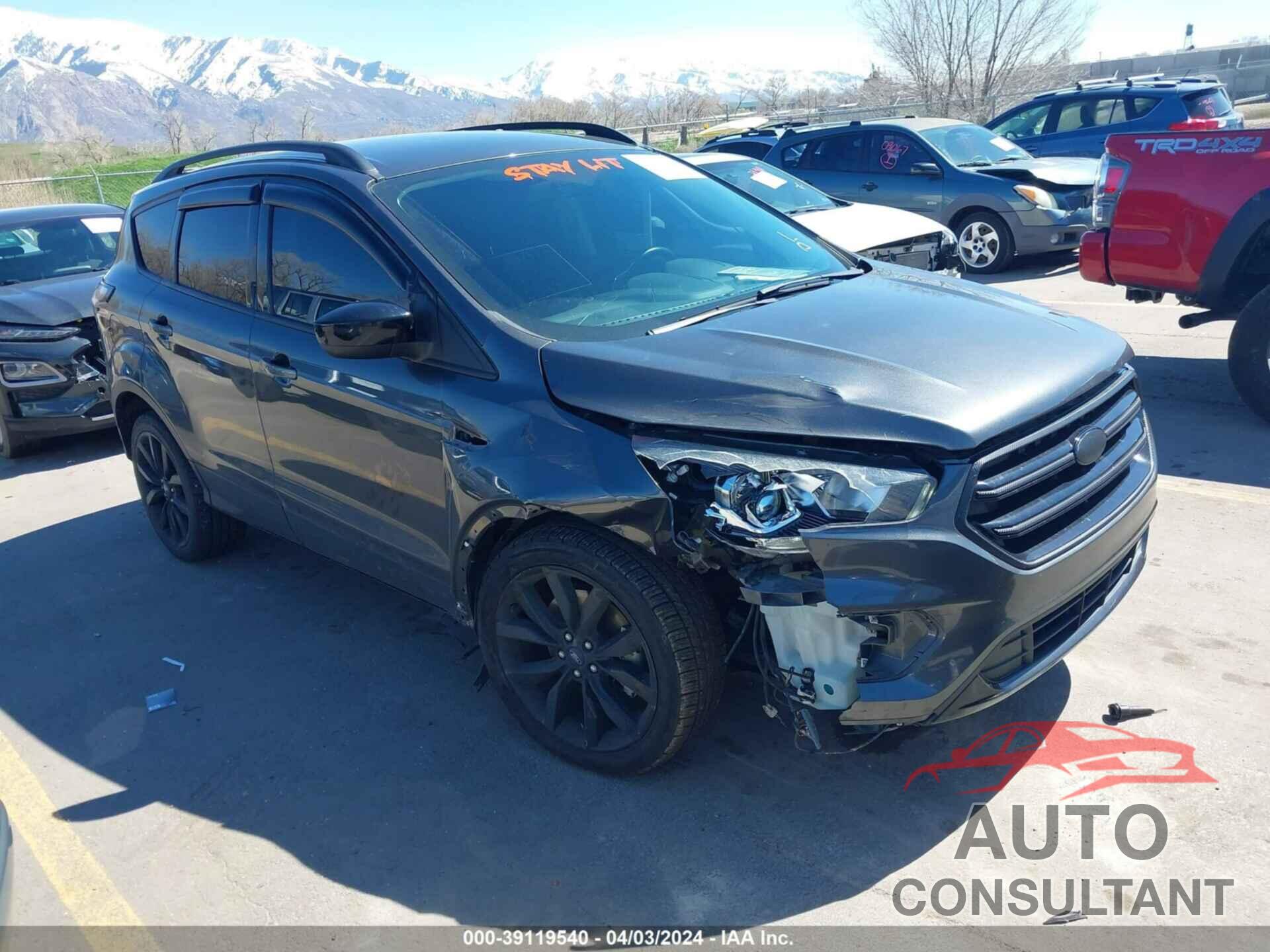 FORD ESCAPE 2017 - 1FMCU9GDXHUD84996