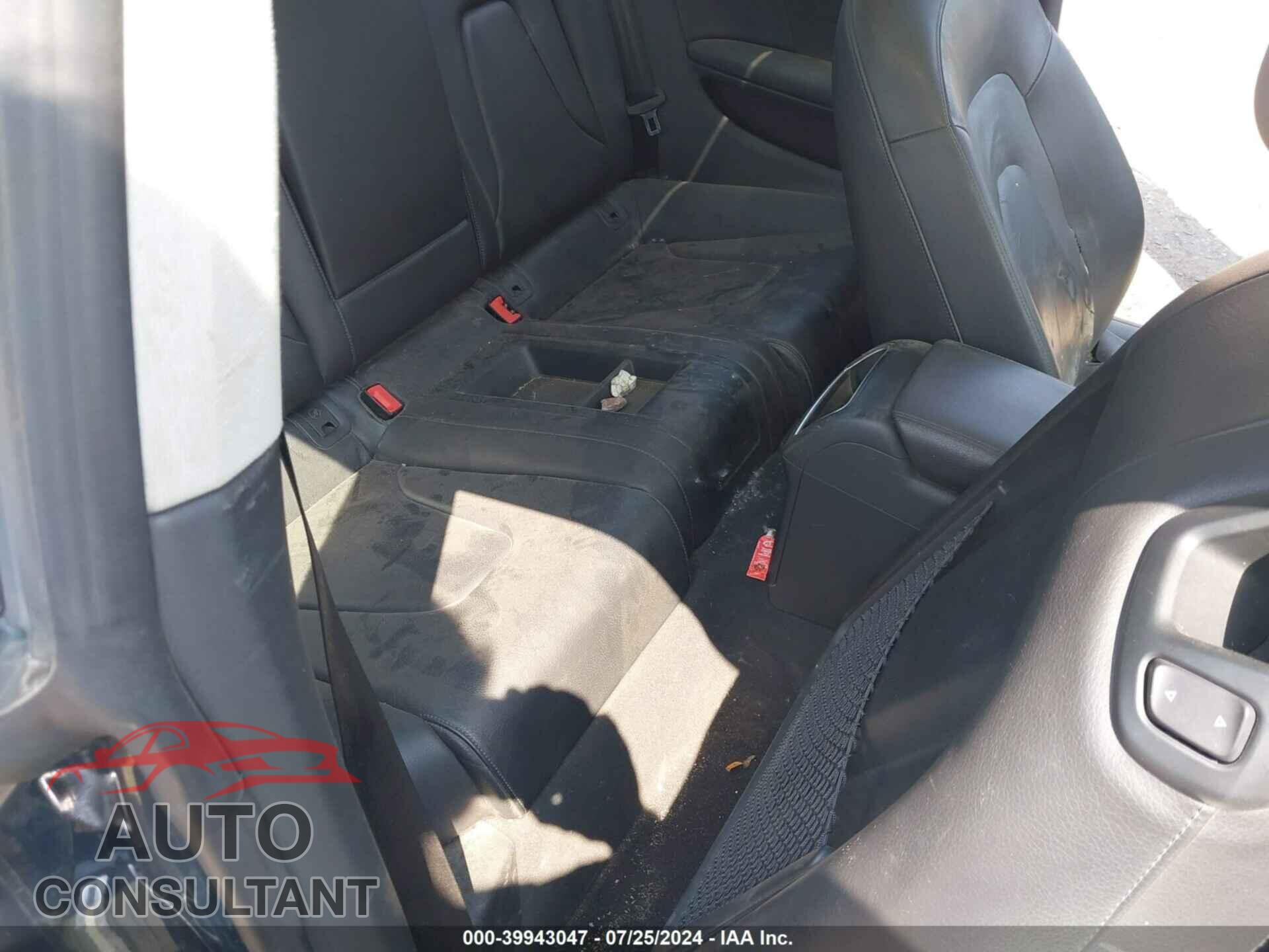 AUDI A5 2010 - WAUCFAFRXAA021664