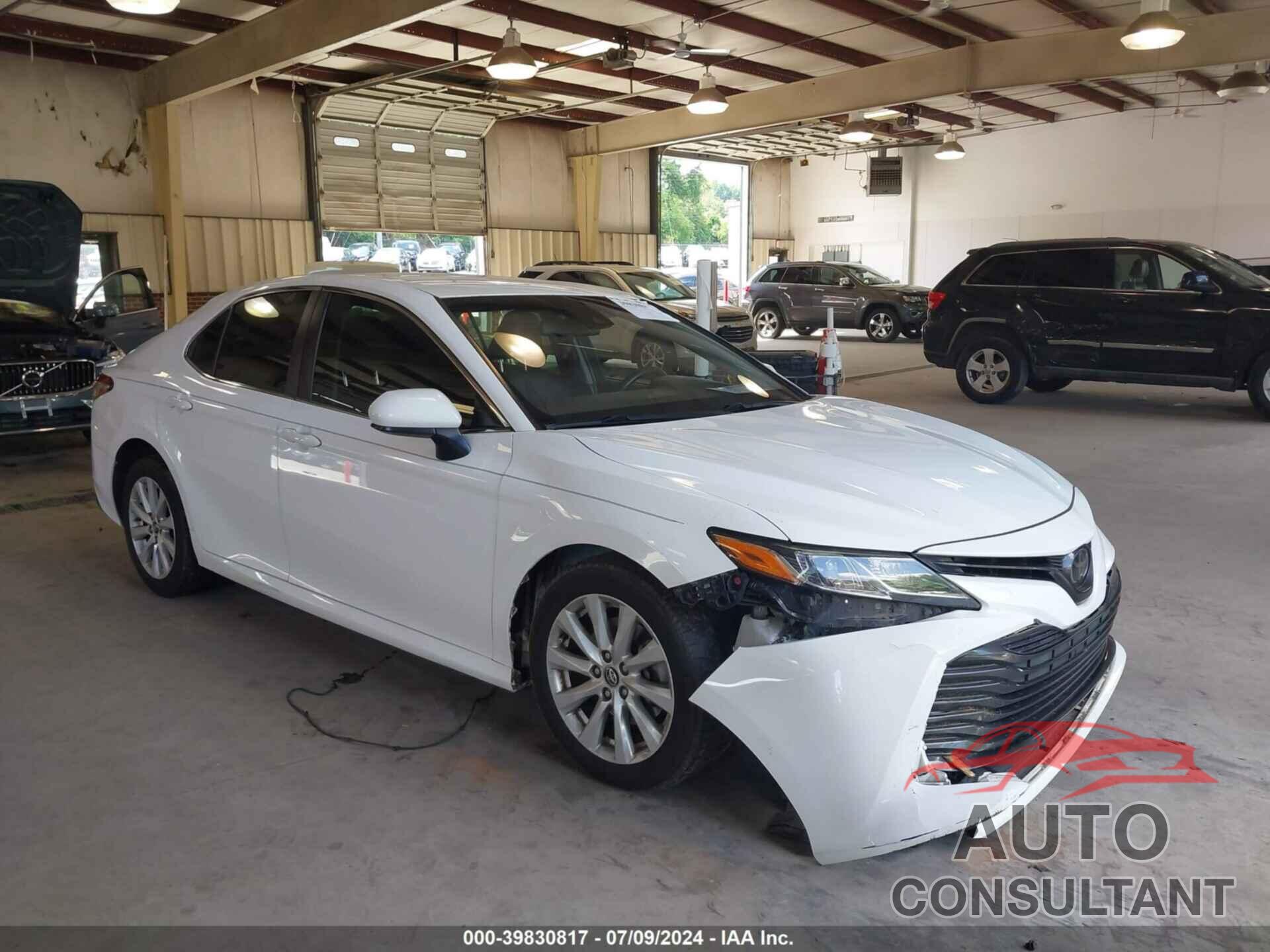 TOYOTA CAMRY 2018 - JTNB11HK5J3016112