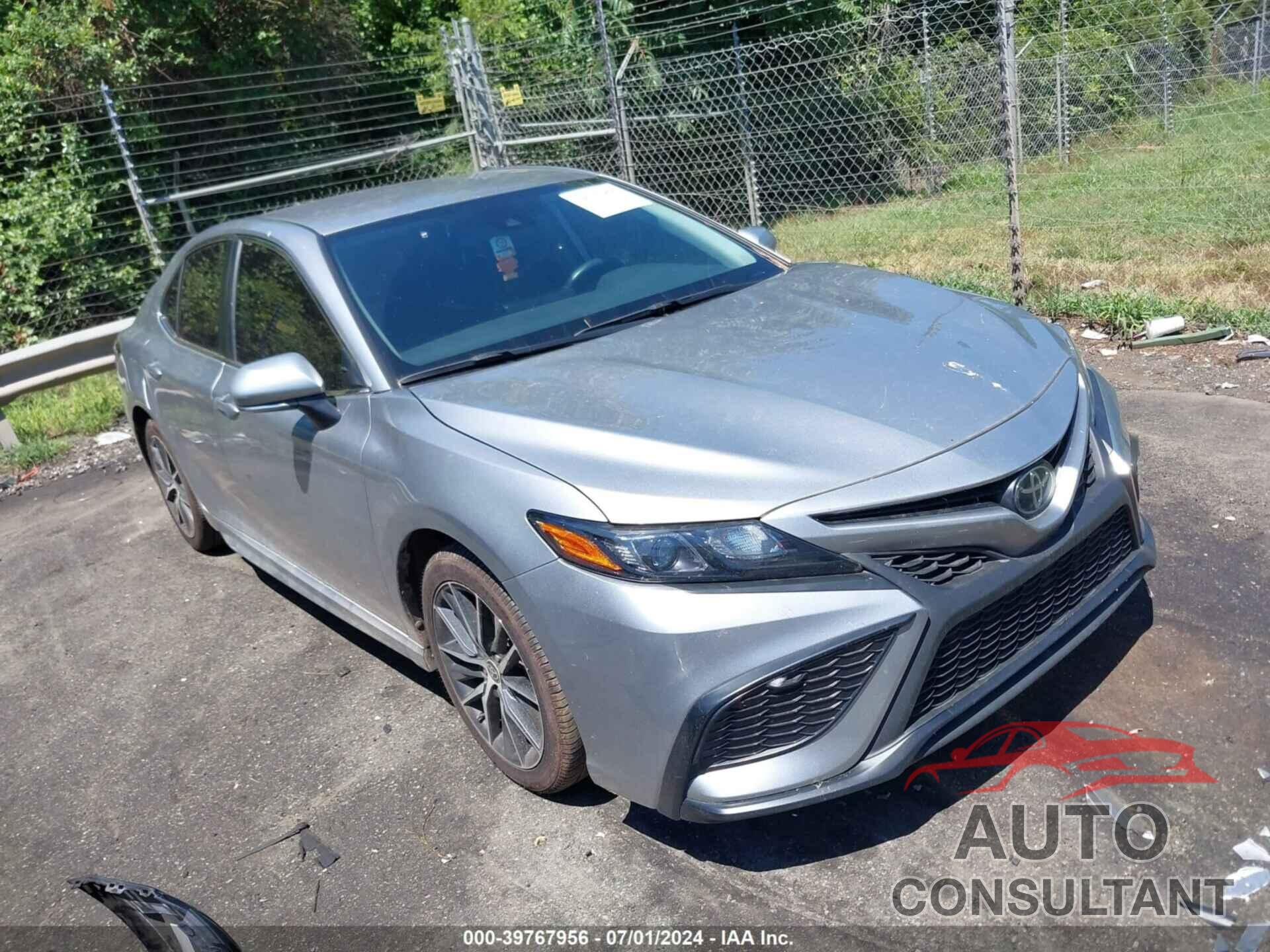 TOYOTA CAMRY 2022 - 4T1G11AKXNU677151