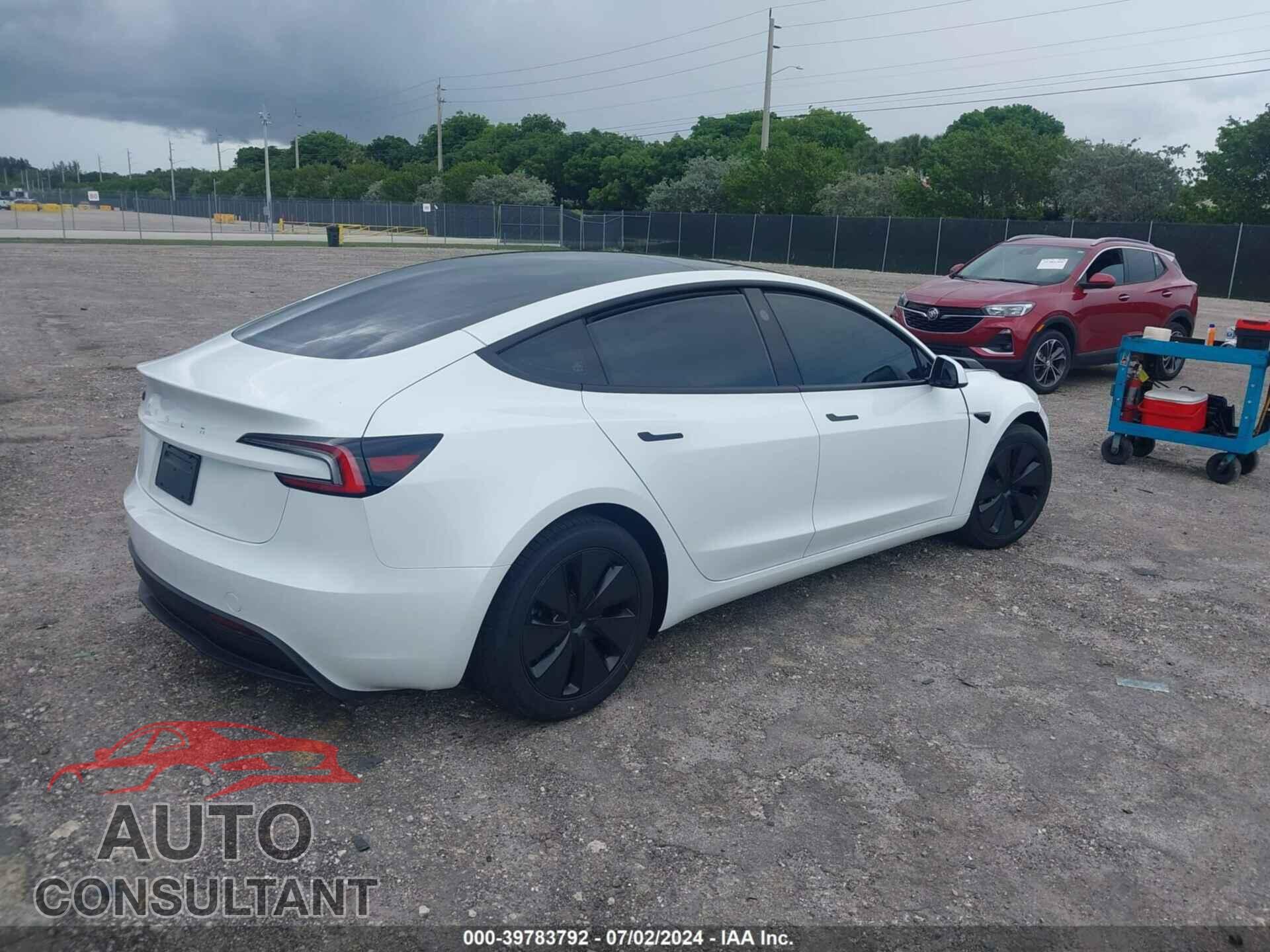TESLA MODEL 3 2024 - 5YJ3E1EA1RF756831