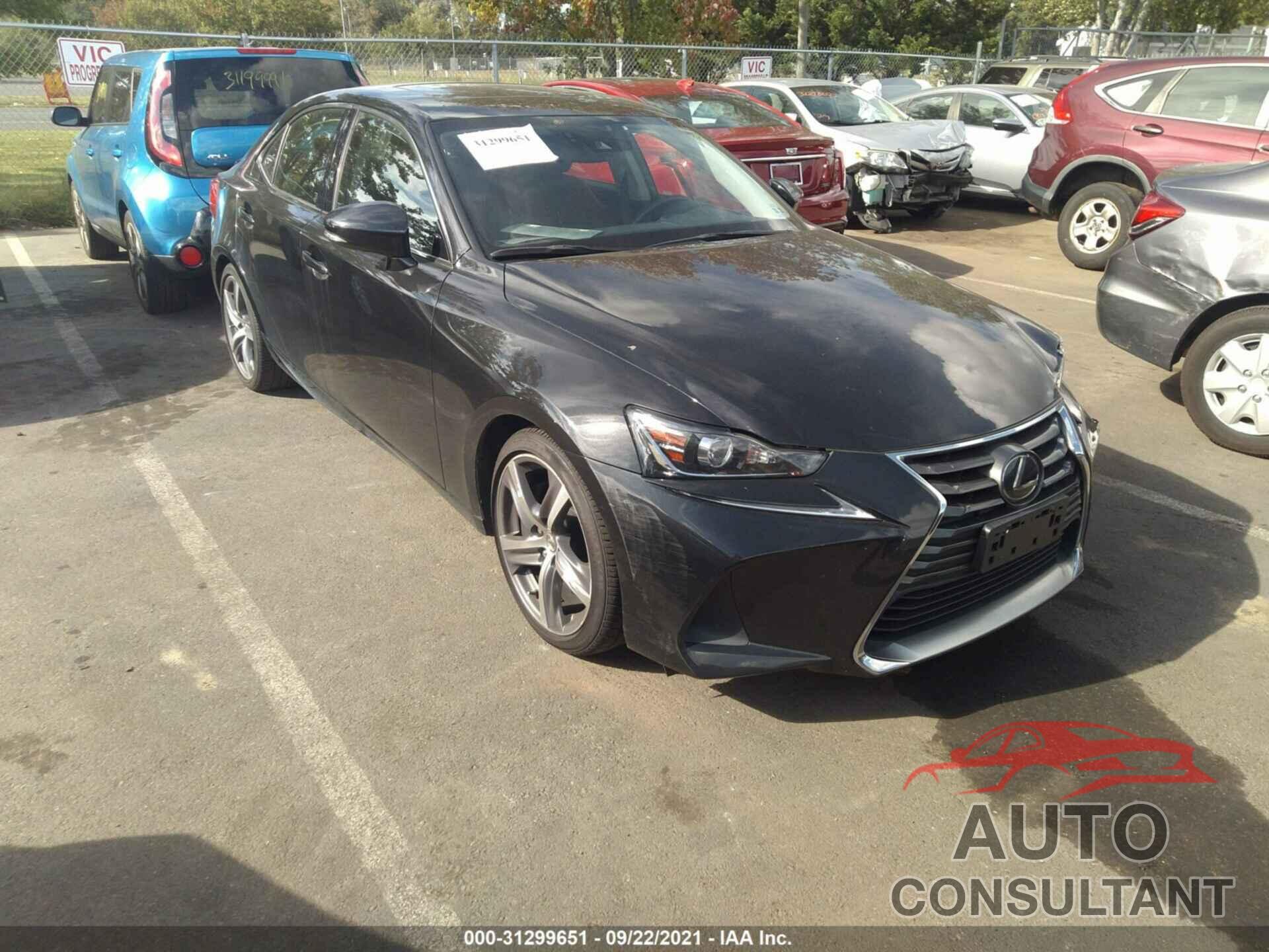 LEXUS IS 2018 - JTHC81D25J5032162