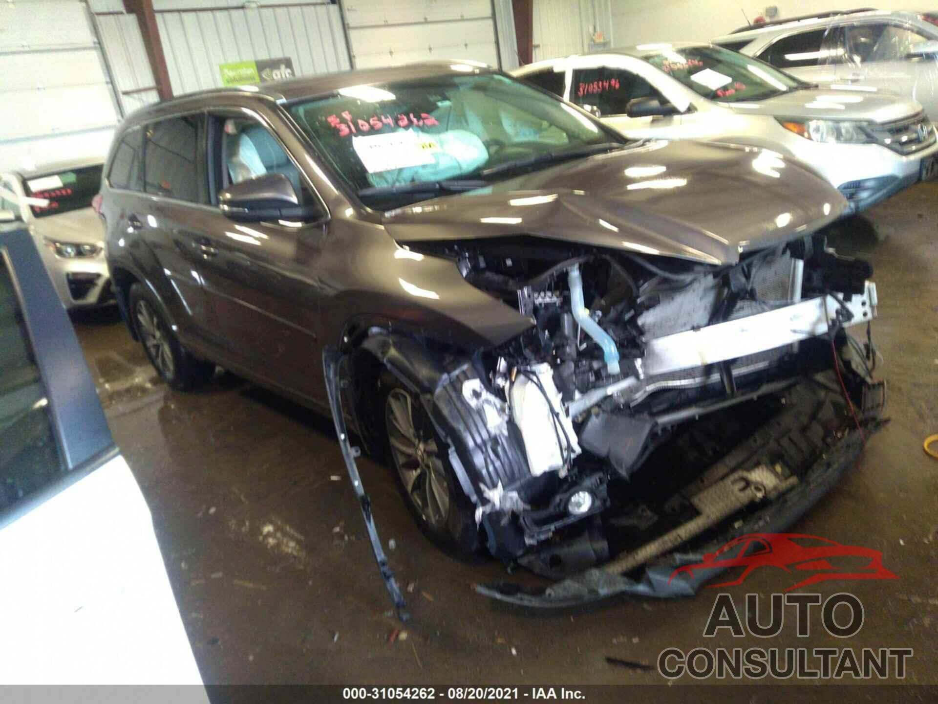 TOYOTA HIGHLANDER 2018 - 5TDJZRFH0JS552706