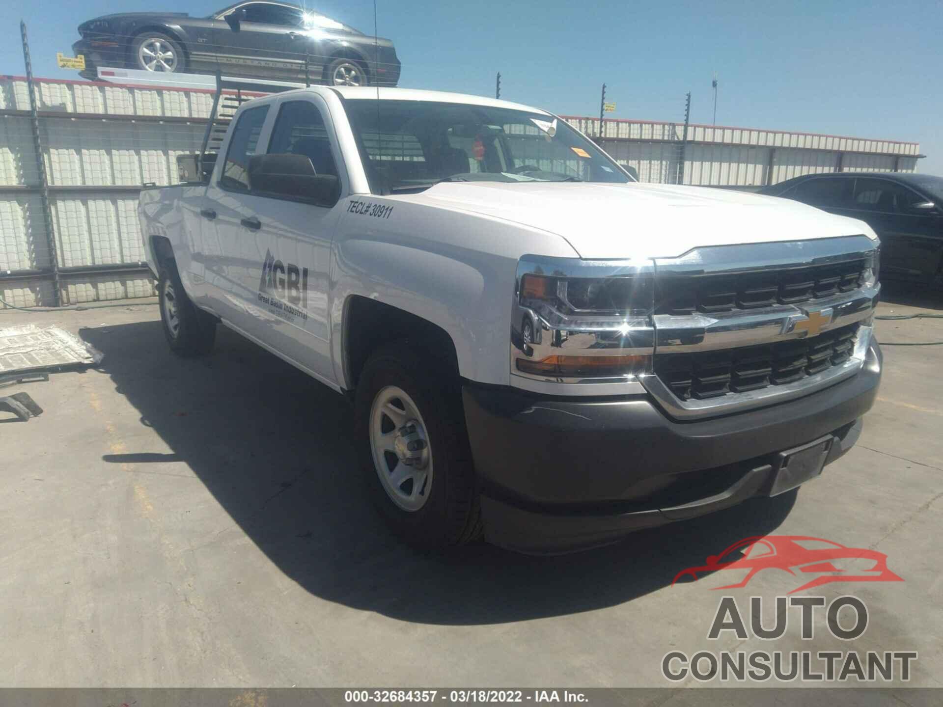CHEVROLET SILVERADO 1500 2018 - 1GCRCNEH3JZ264899