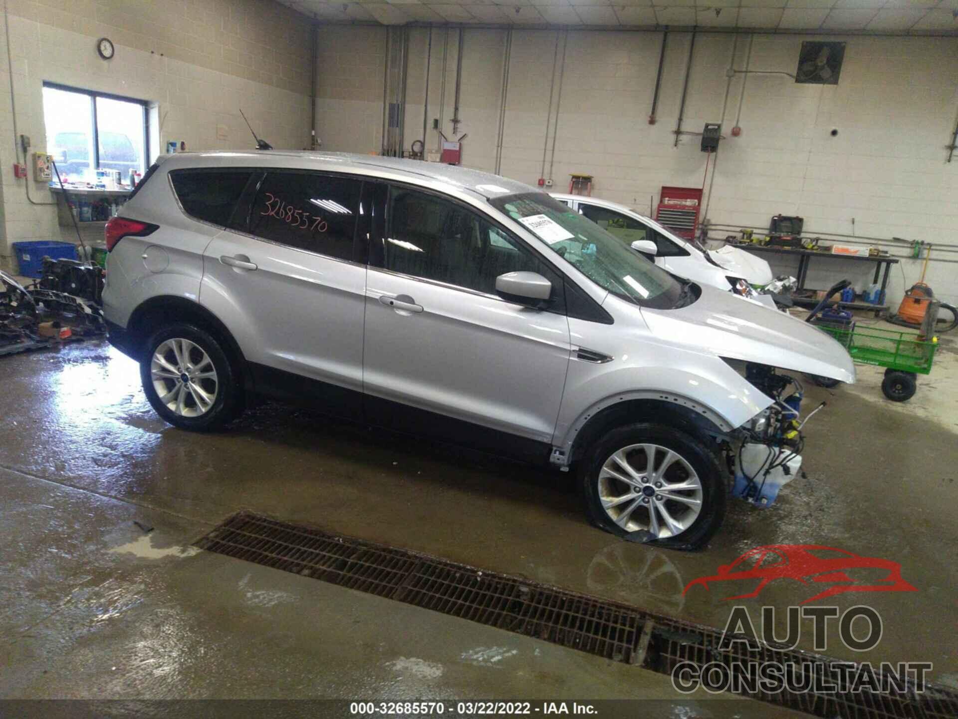 FORD ESCAPE 2019 - 1FMCU9GD8KUB90944