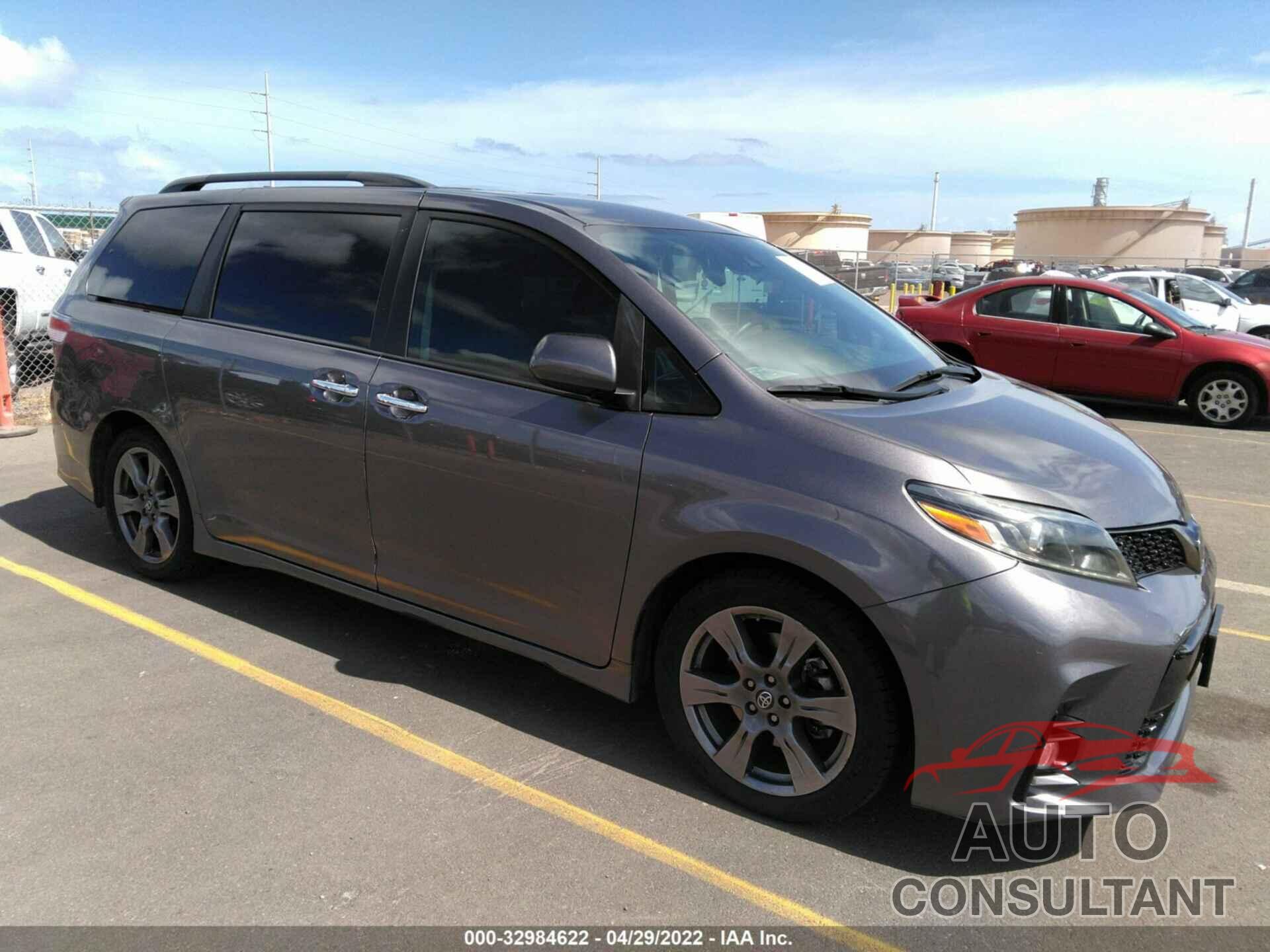 TOYOTA SIENNA 2018 - 5TDXZ3DC2JS902206