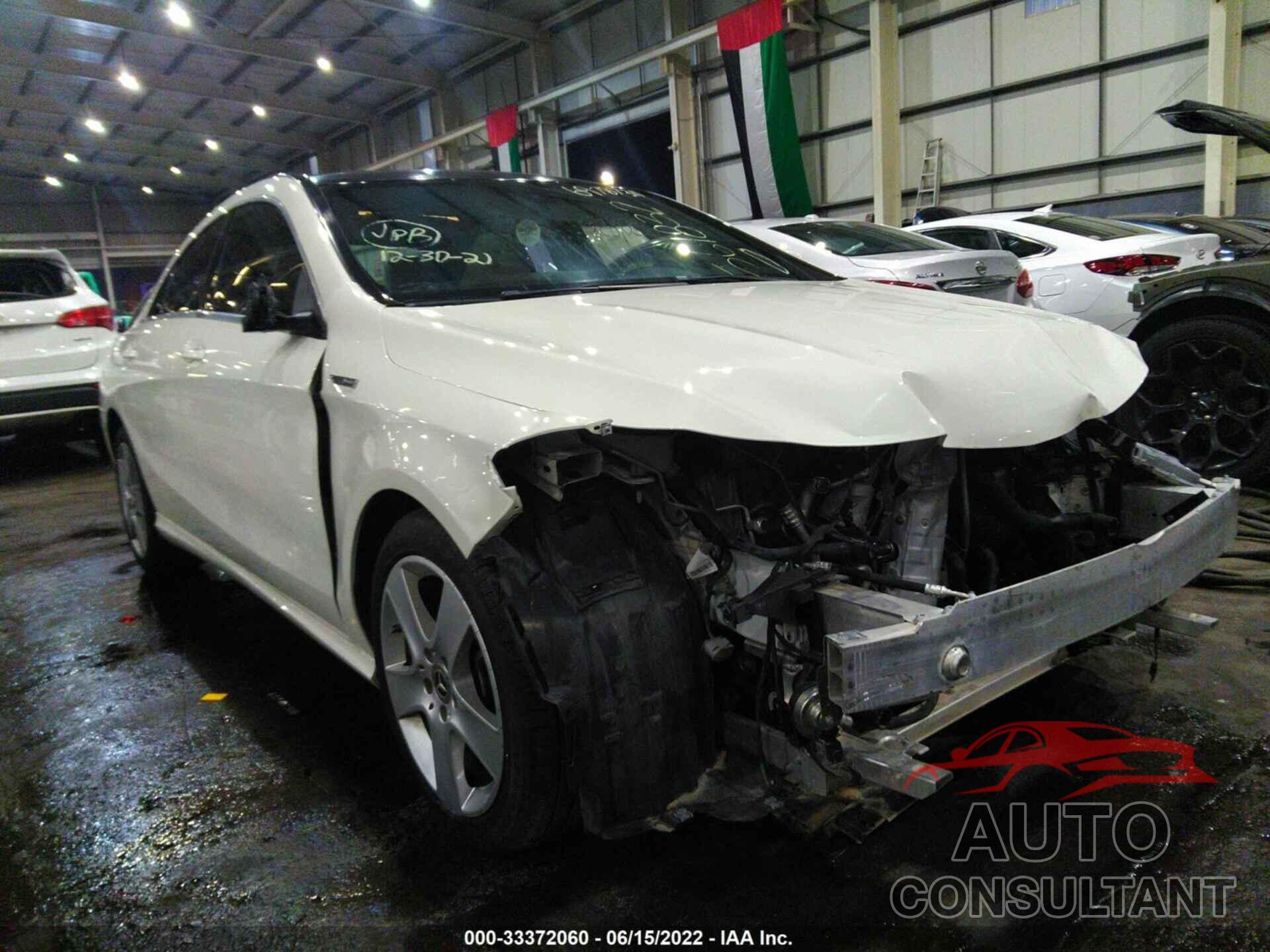 MERCEDES-BENZ CLA 2018 - 00DSJ4EB7JN561832