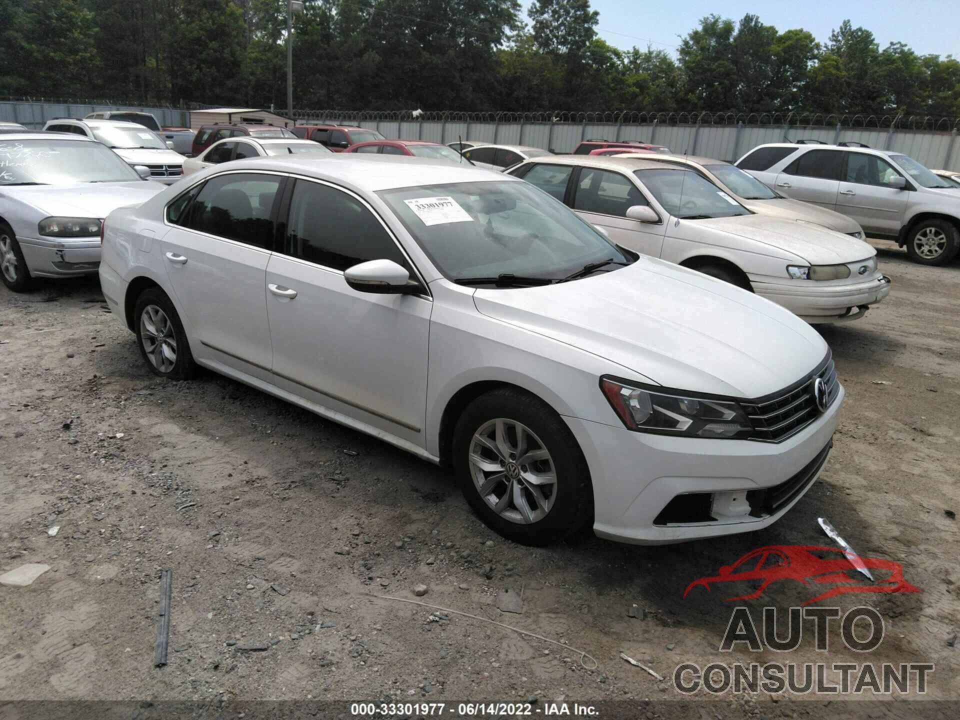 VOLKSWAGEN PASSAT 2016 - 1VWAT7A3XGC010859