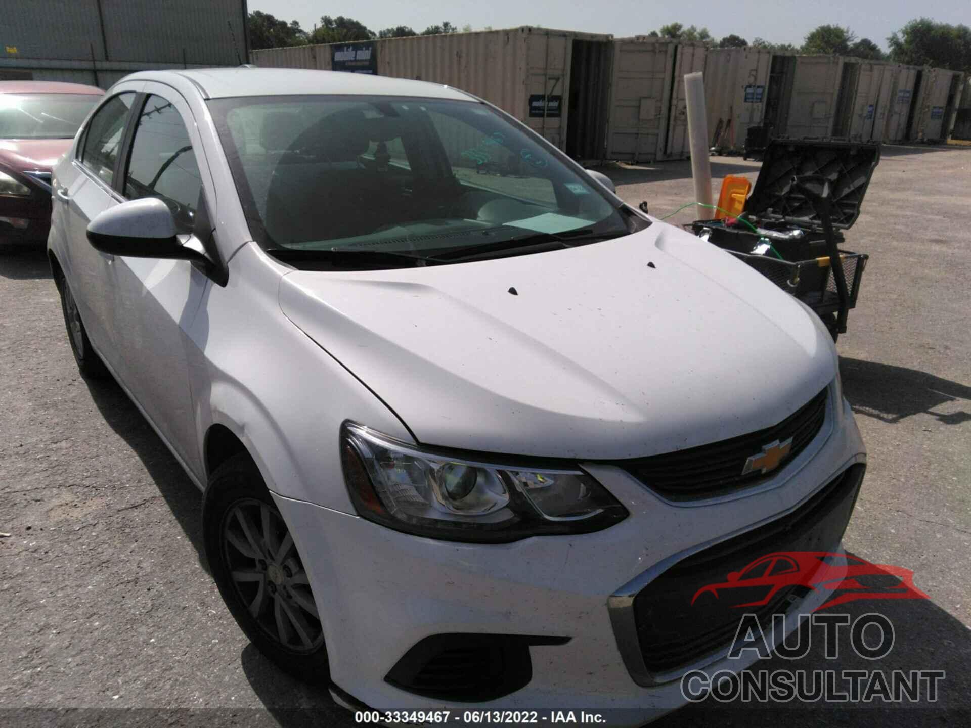 CHEVROLET SONIC 2018 - 1G1JD5SH3J4101187