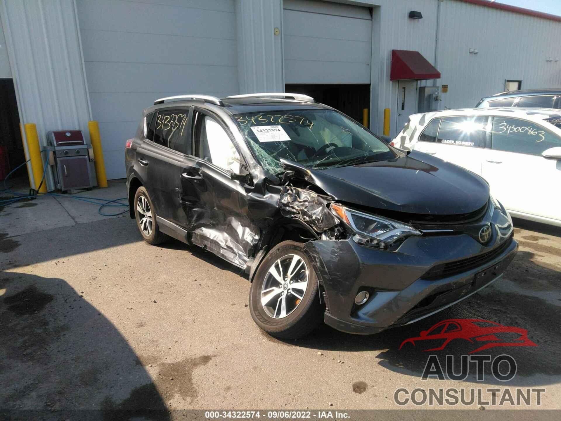 TOYOTA RAV4 2018 - JTMRFREV0JD252694