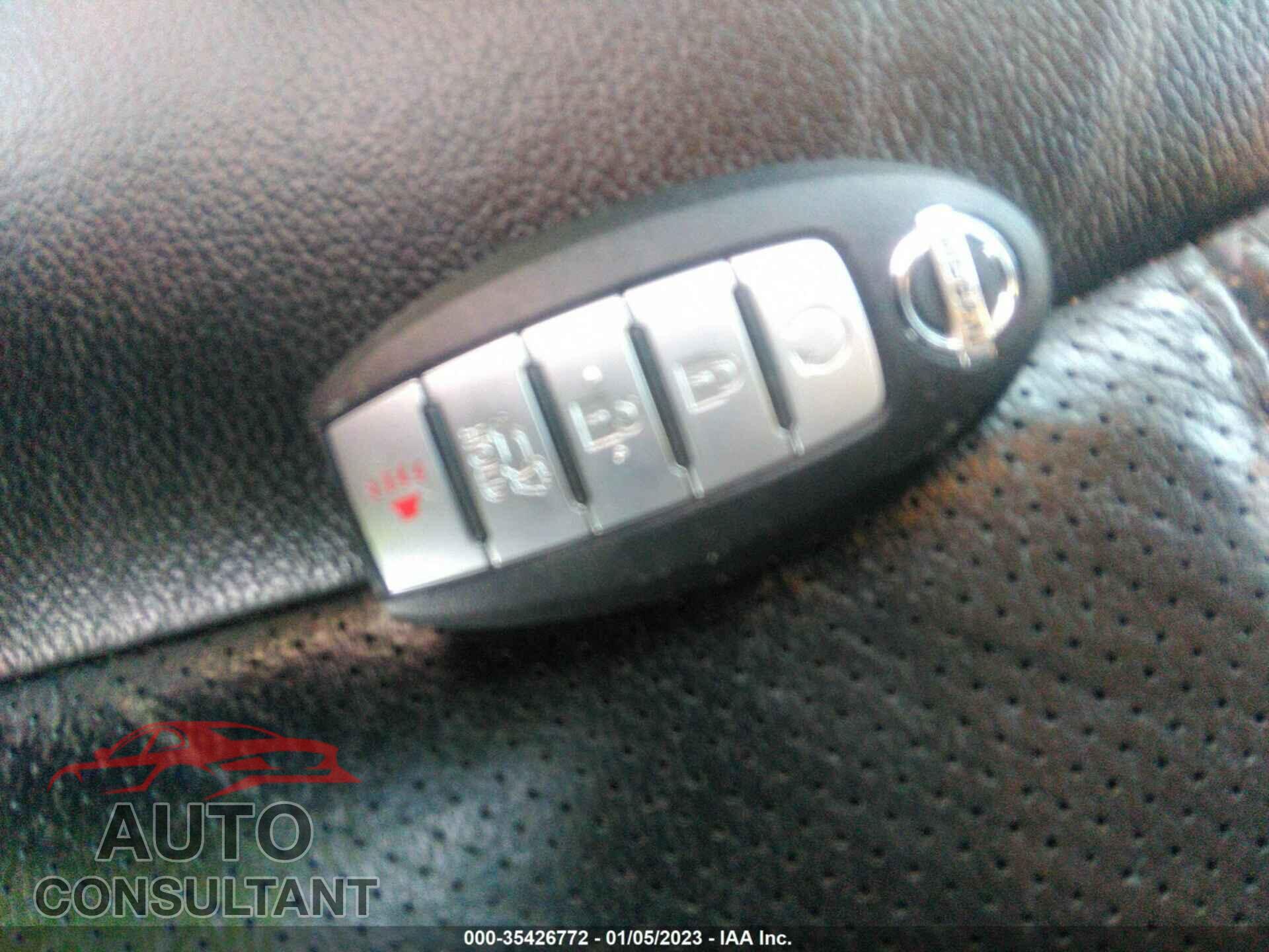 NISSAN PATHFINDER 2018 - 5N1DR2MM3JC674543