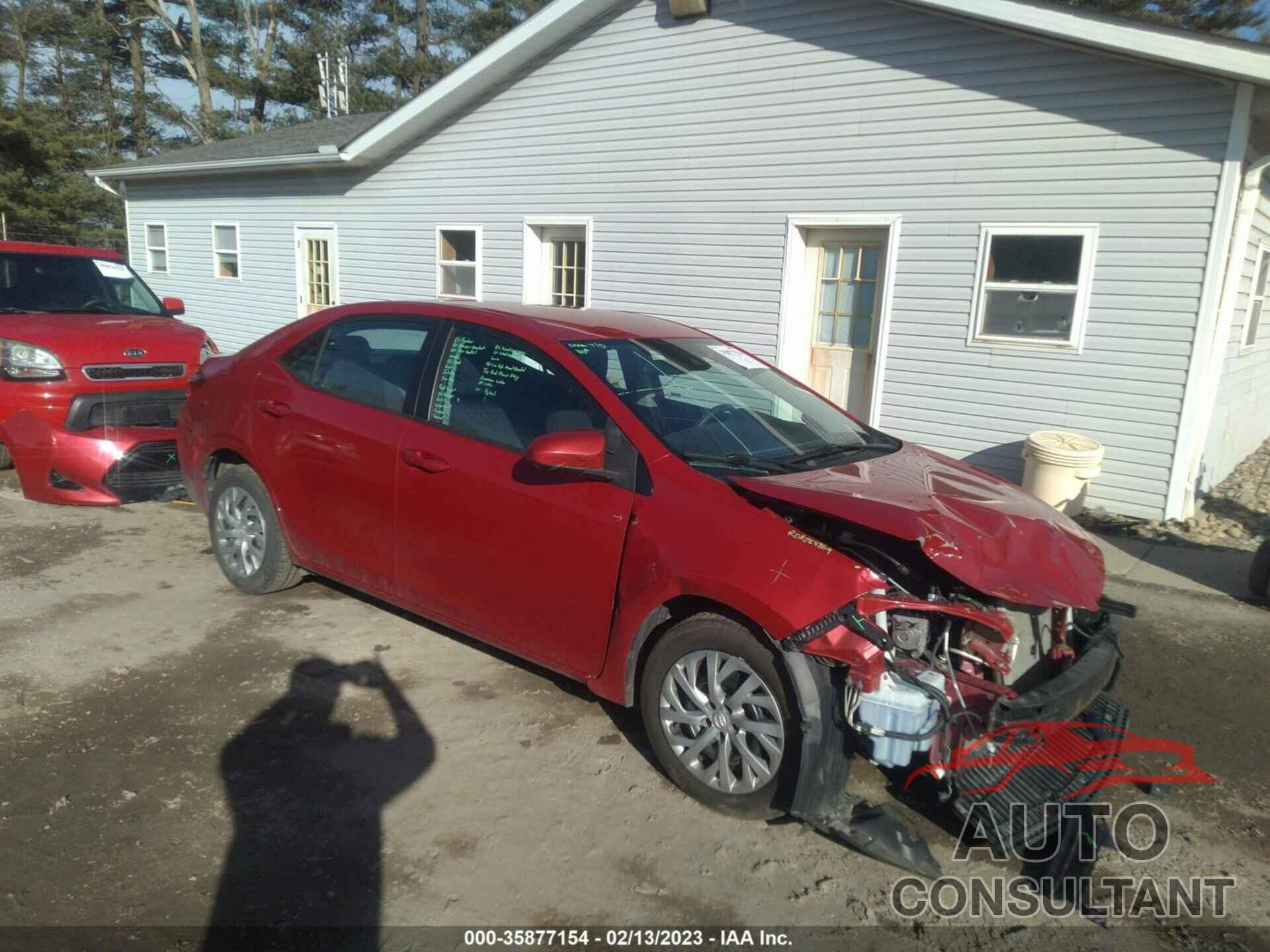 TOYOTA COROLLA 2018 - 2T1BURHE8JC054820
