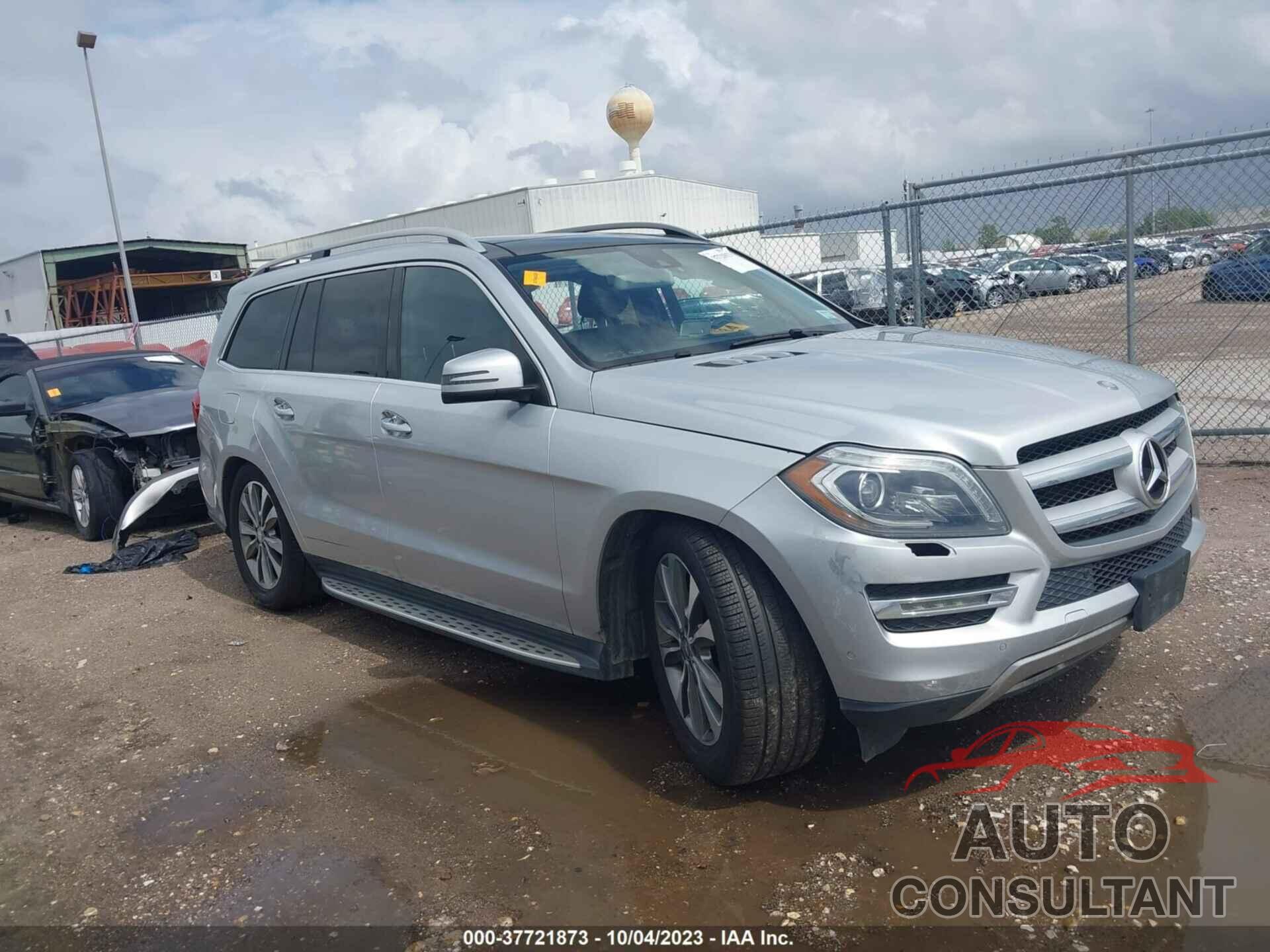 MERCEDES-BENZ GL 450 2016 - 4JGDF6EE2GA647619