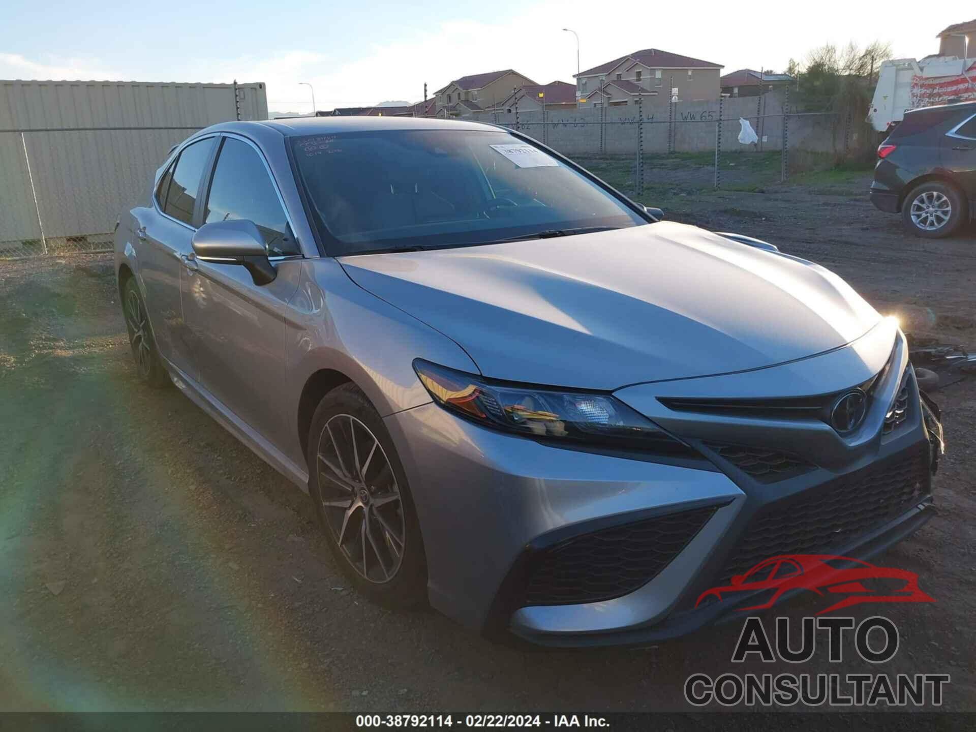TOYOTA CAMRY 2022 - 4T1G11AK5NU036182