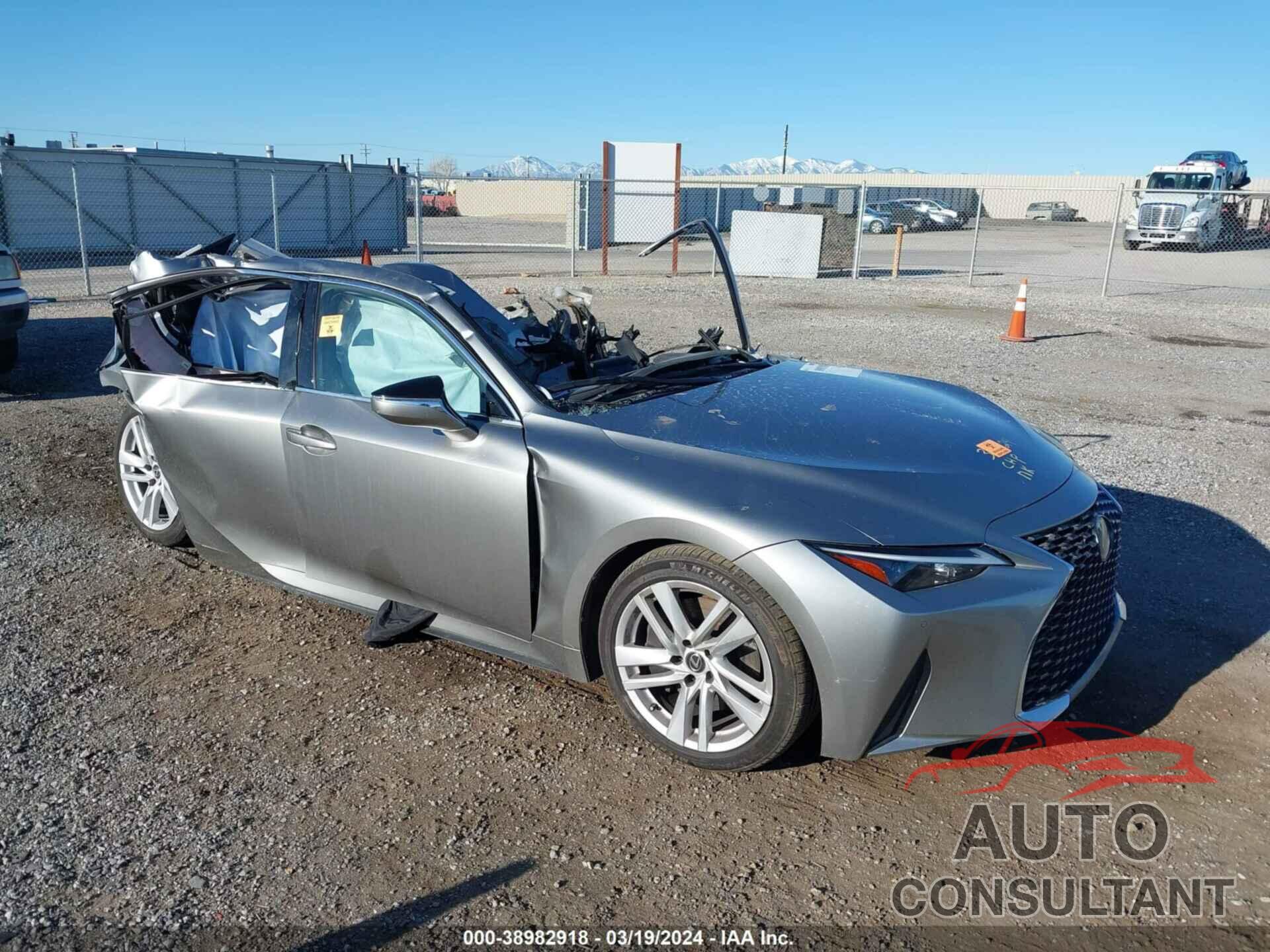 LEXUS IS 2021 - JTHCA1D29M5110077