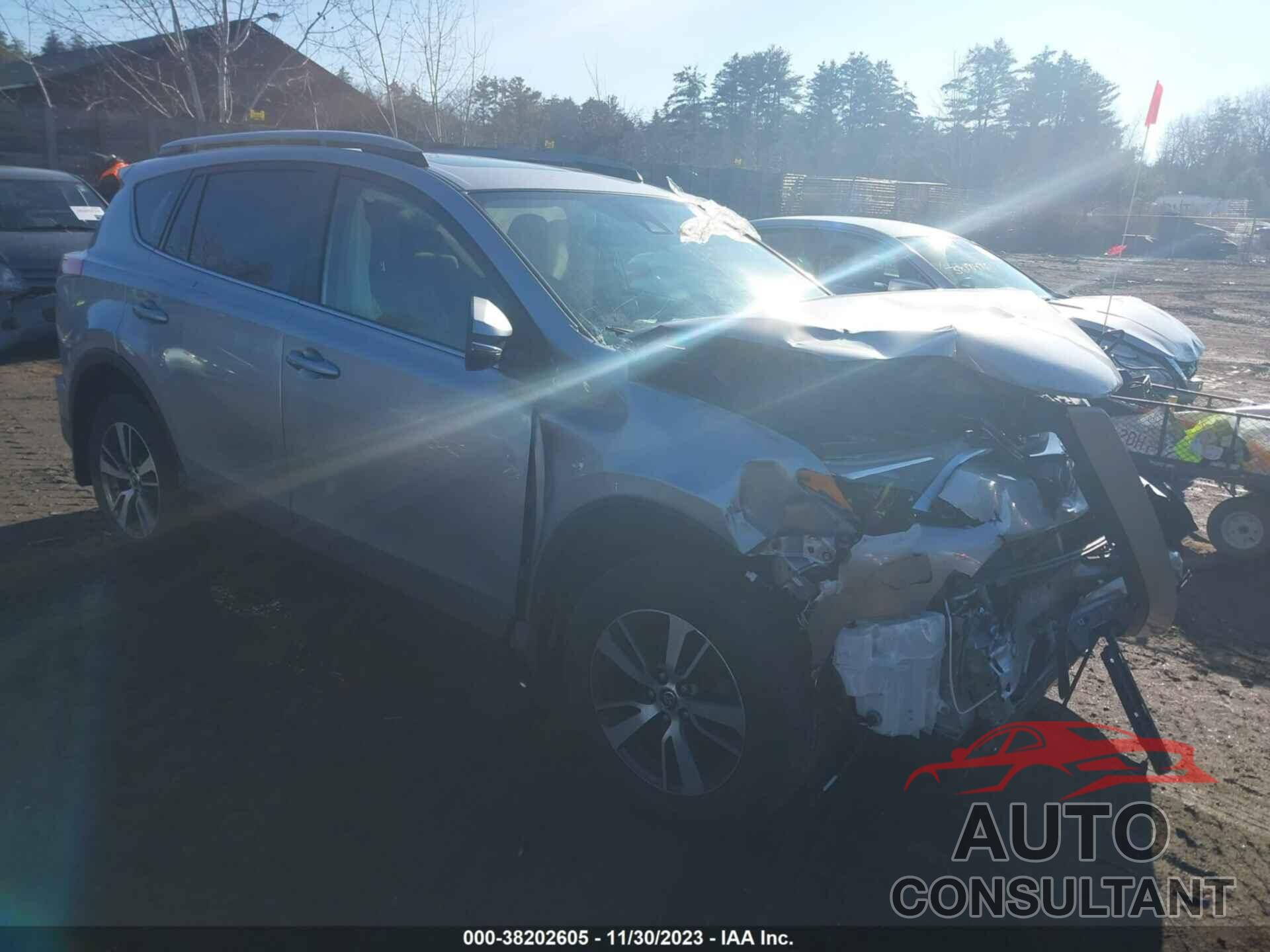 TOYOTA RAV4 2018 - JTMRFREV4JJ255079