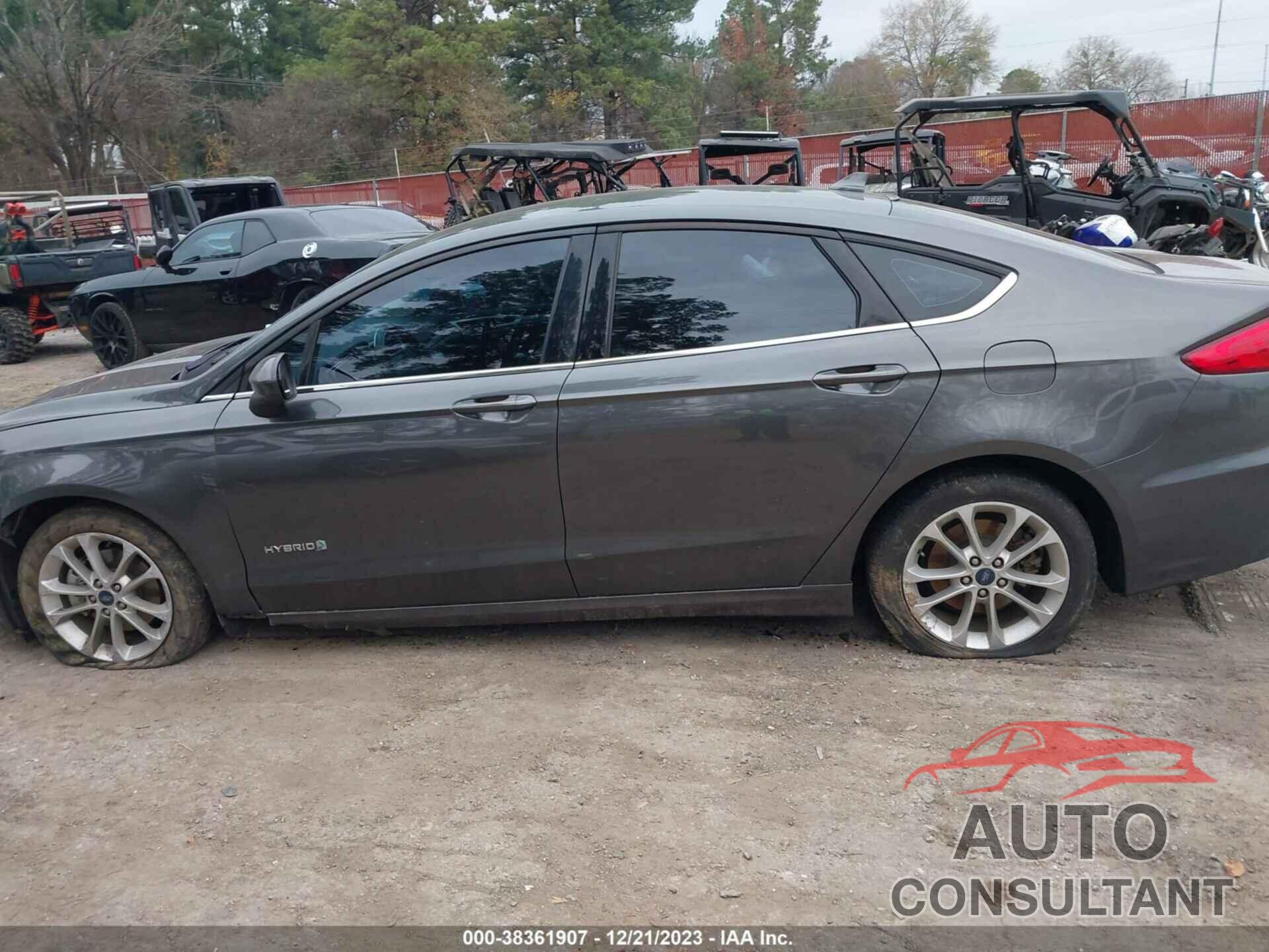 FORD FUSION 2019 - 3FA6P0LU7KR103333