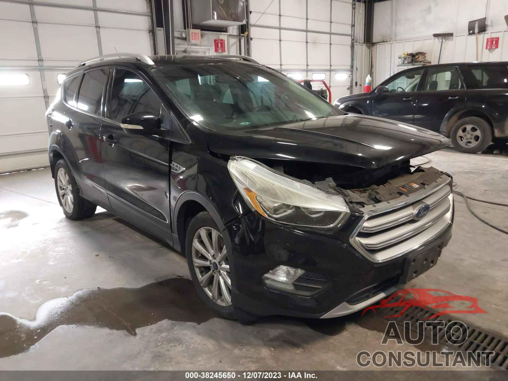 FORD ESCAPE 2017 - 1FMCU9J9XHUD95422