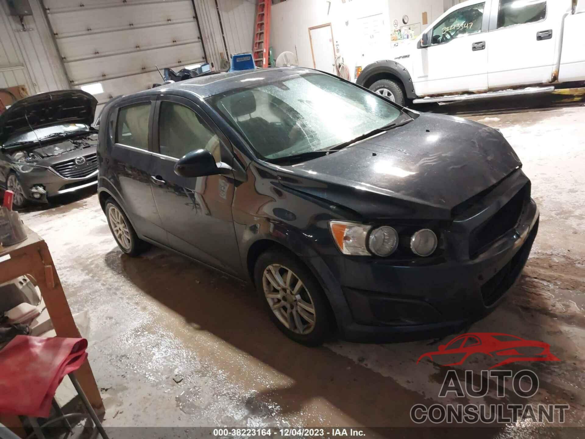 CHEVROLET SONIC 2016 - 1G1JC6SB6G4105845