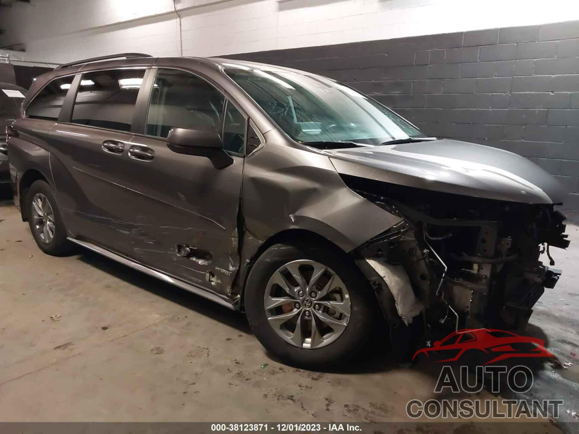 TOYOTA SIENNA 2021 - 5TDKSKFC8MS029216