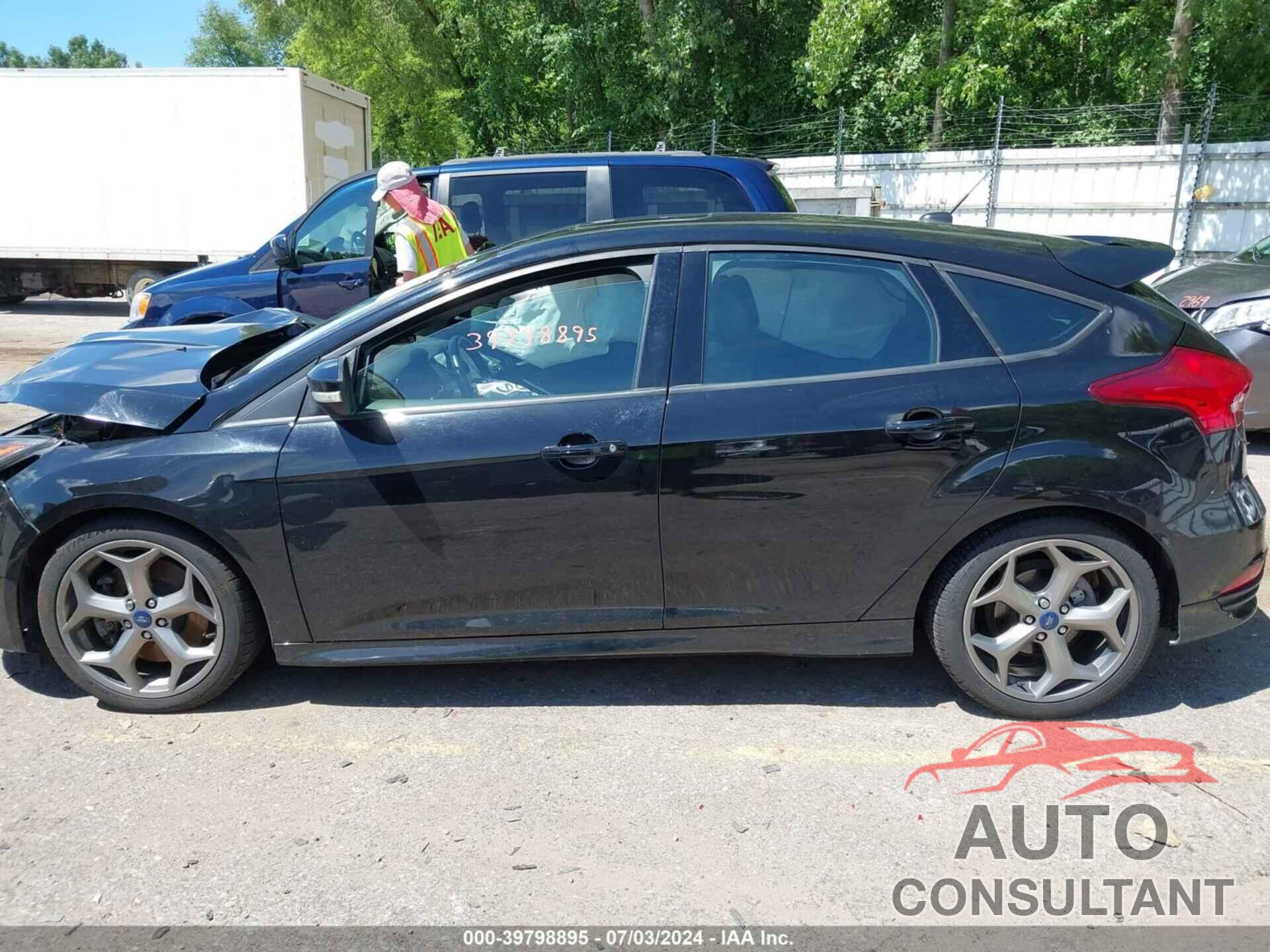 FORD FOCUS ST 2017 - 1FADP3L92HL347077