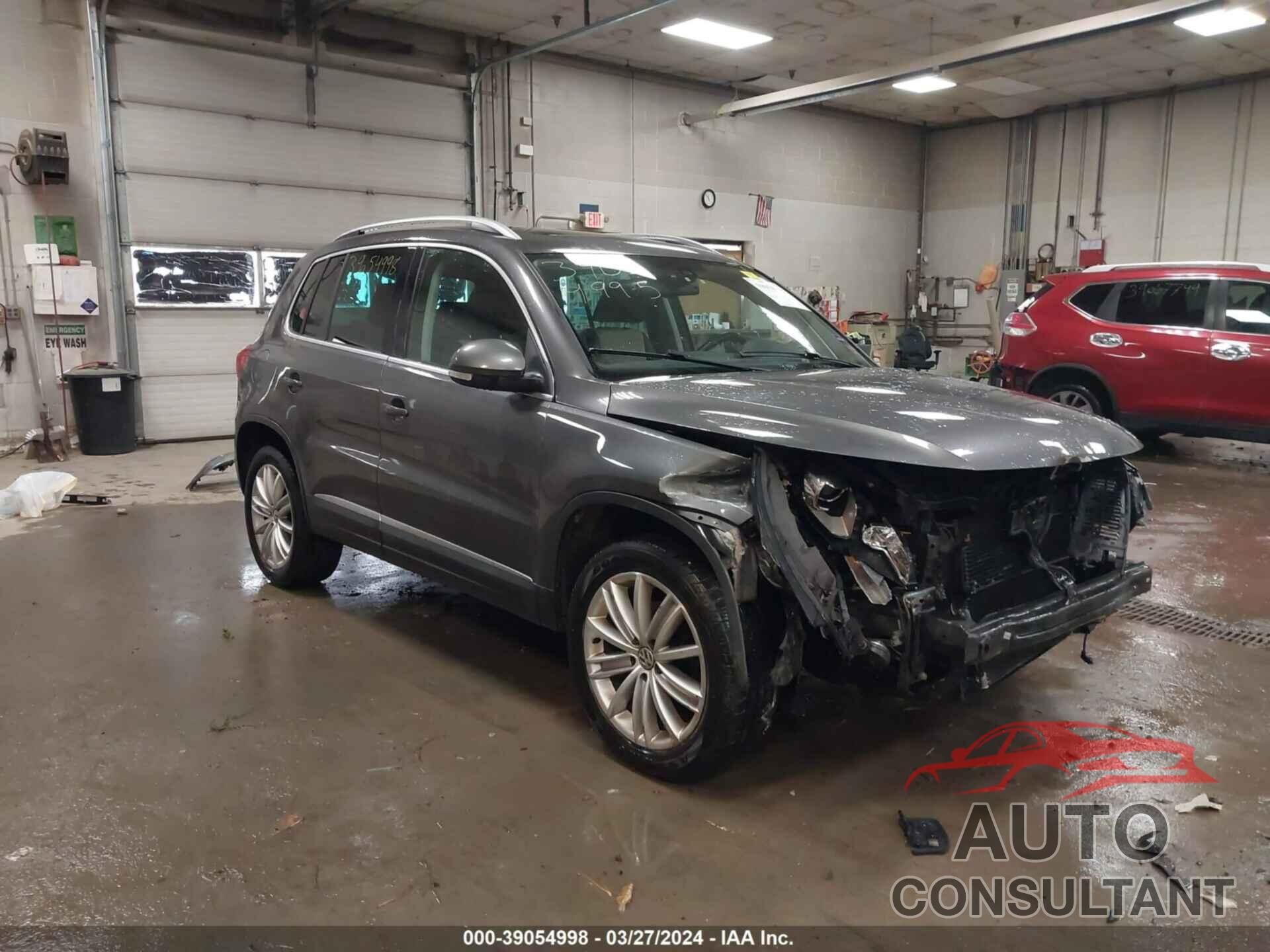 VOLKSWAGEN TIGUAN 2016 - WVGAV7AX2GW549616