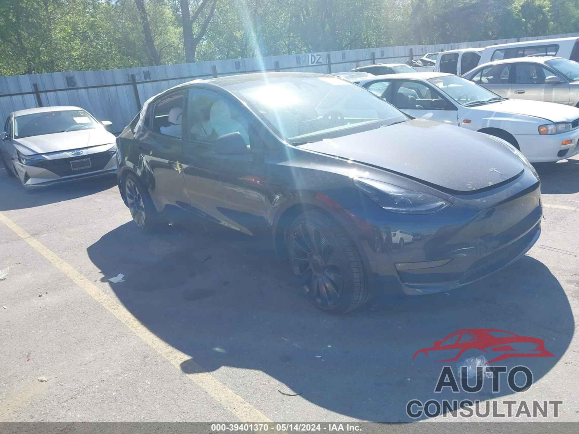 TESLA MODEL Y 2024 - 7SAYGDEF2RF056705