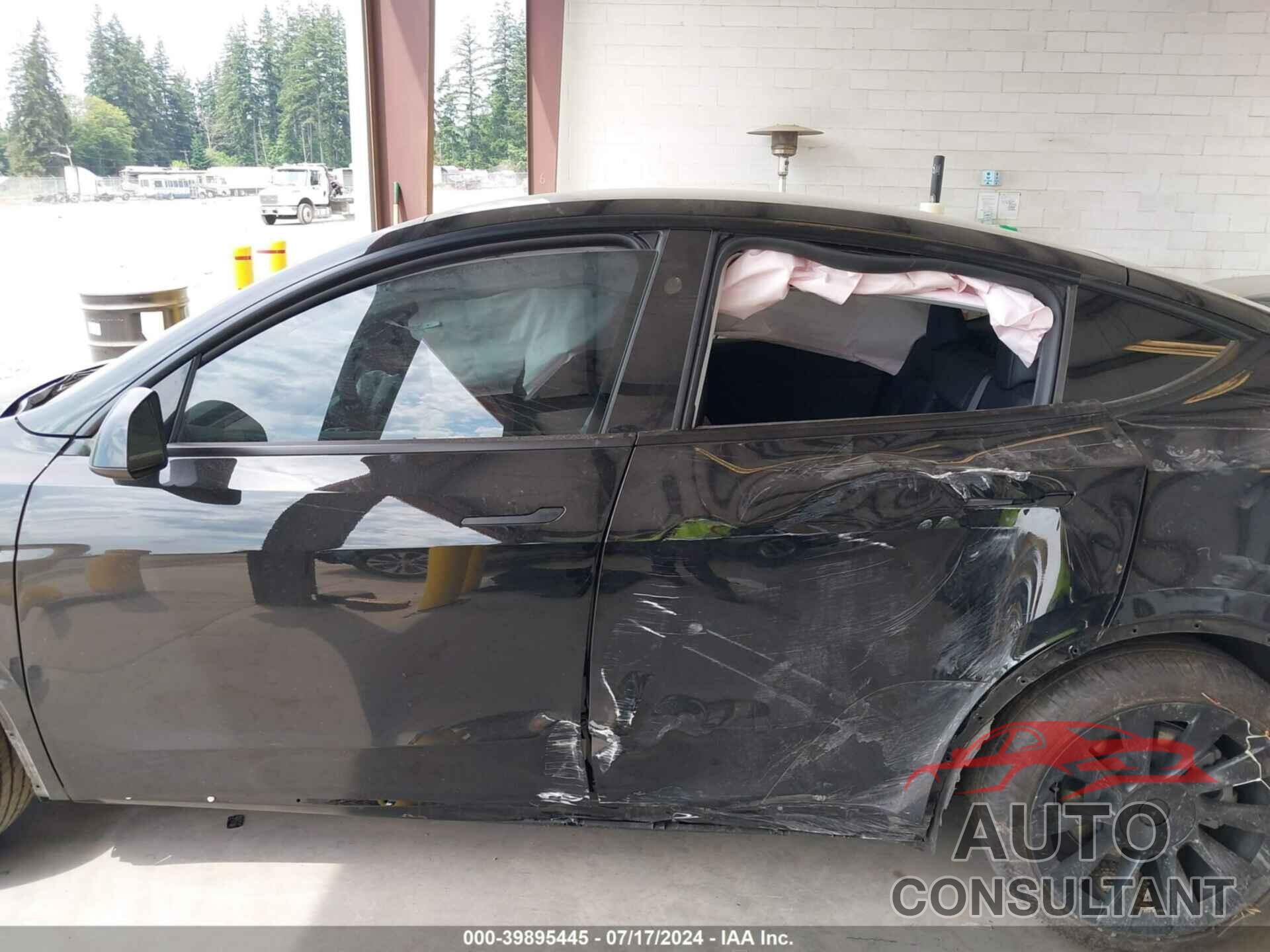 TESLA MODEL Y 2023 - 7SAYGDEE9PF880205