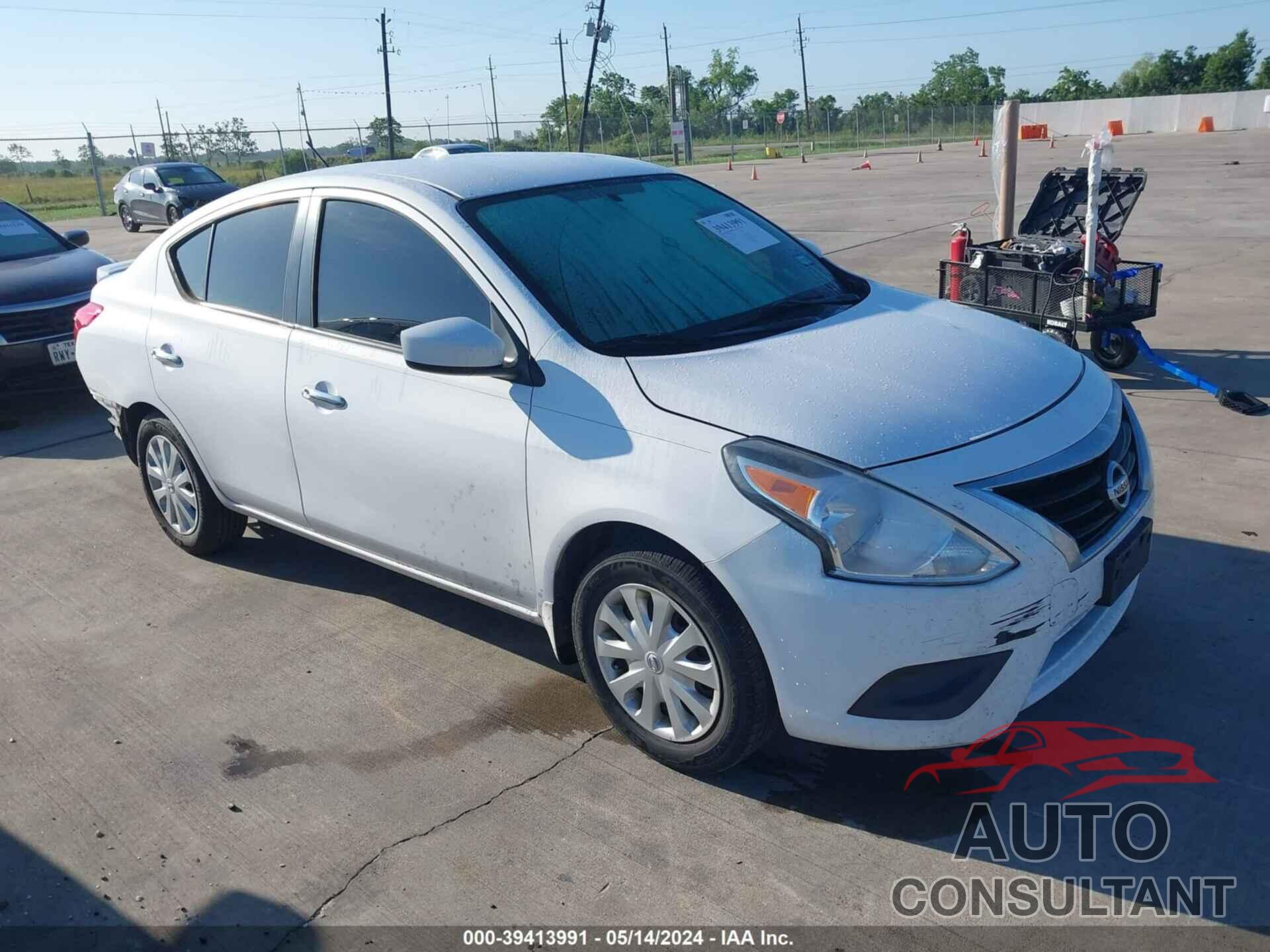 NISSAN VERSA 2018 - 3N1CN7AP0JL867604