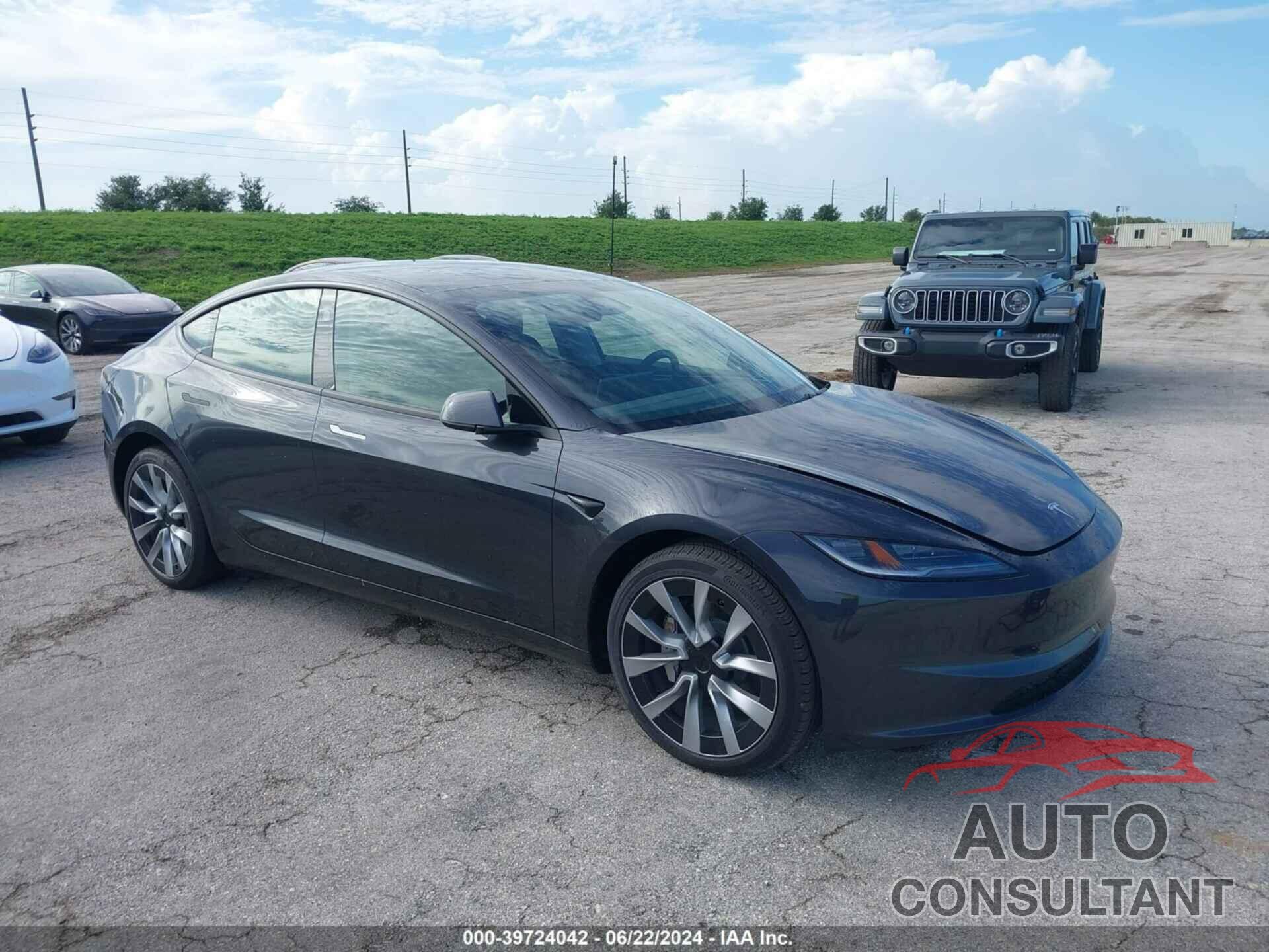 TESLA MODEL 3 2024 - 5YJ3E1EA5RF752362