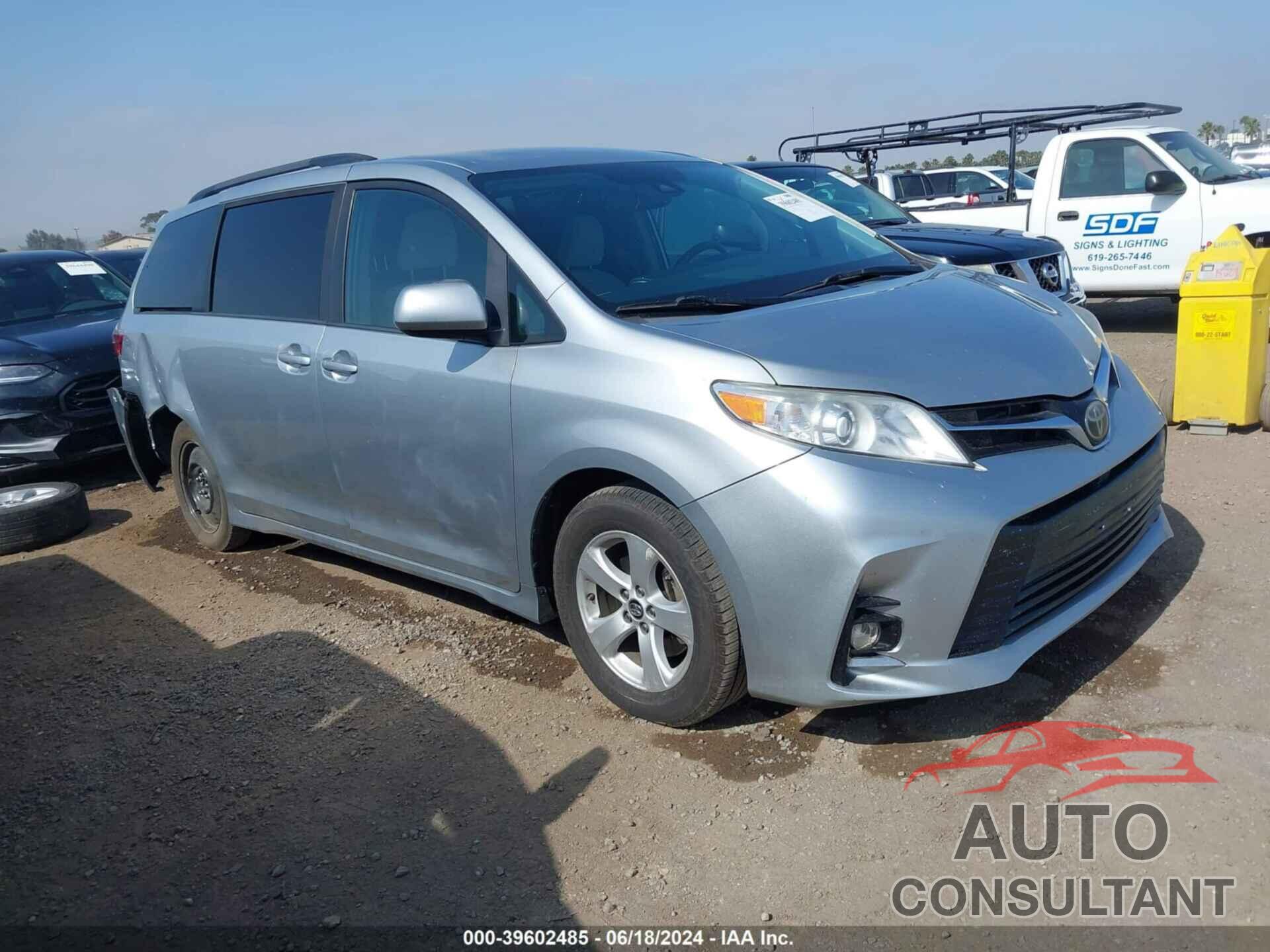 TOYOTA SIENNA 2019 - 5TDKZ3DC3KS999475