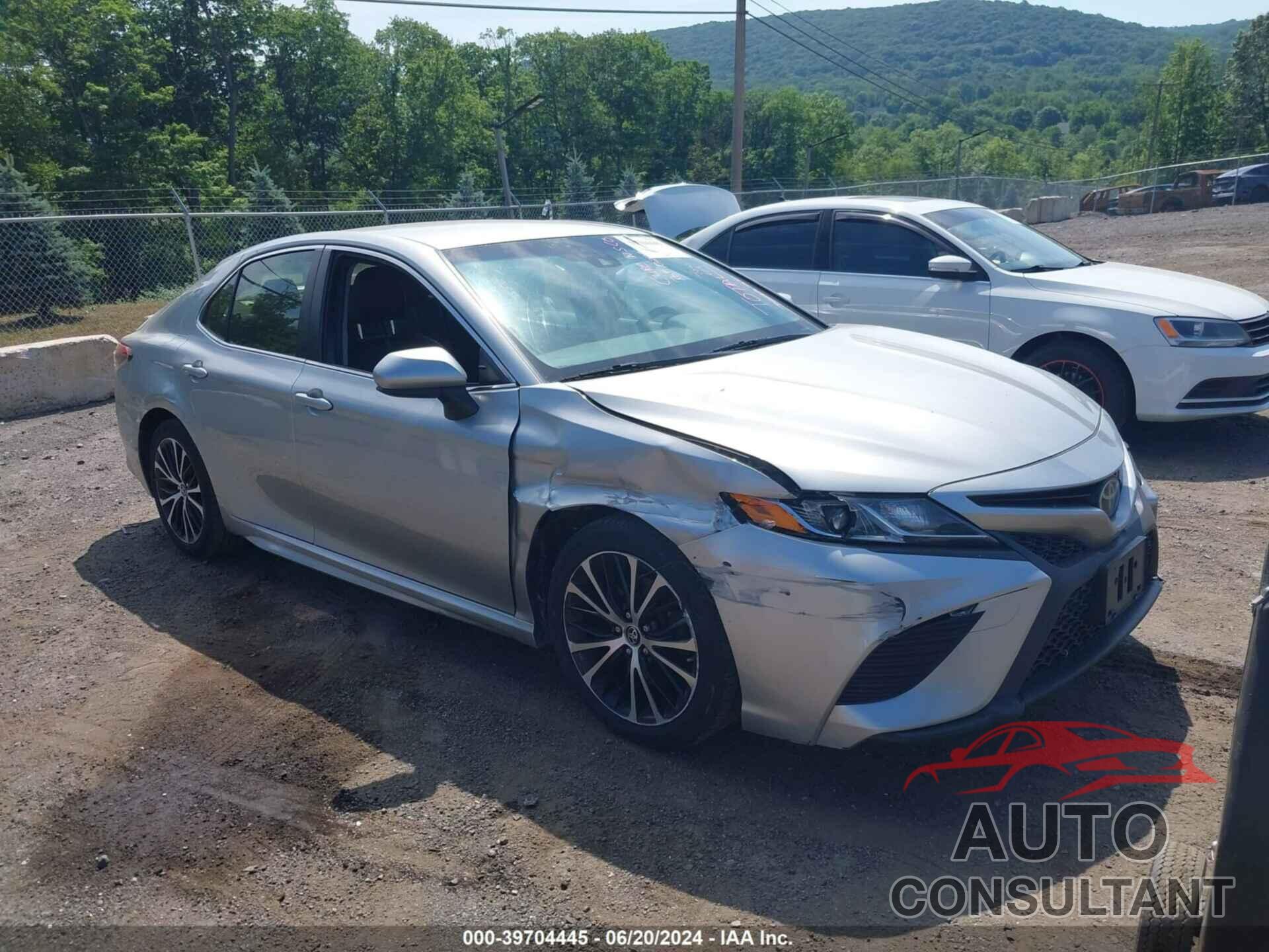TOYOTA CAMRY 2018 - JTNB11HK2J3014608
