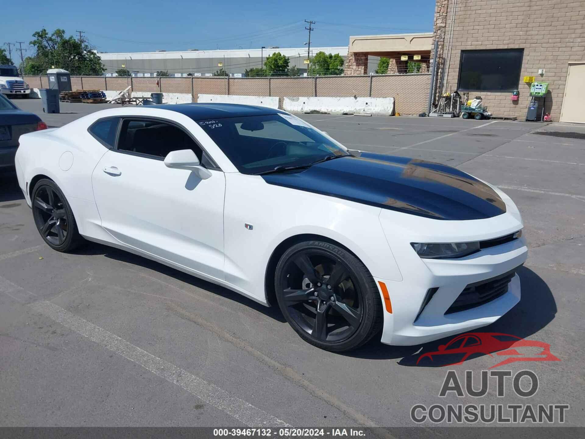 CHEVROLET CAMARO 2018 - 1G1FB1RX5J0121479