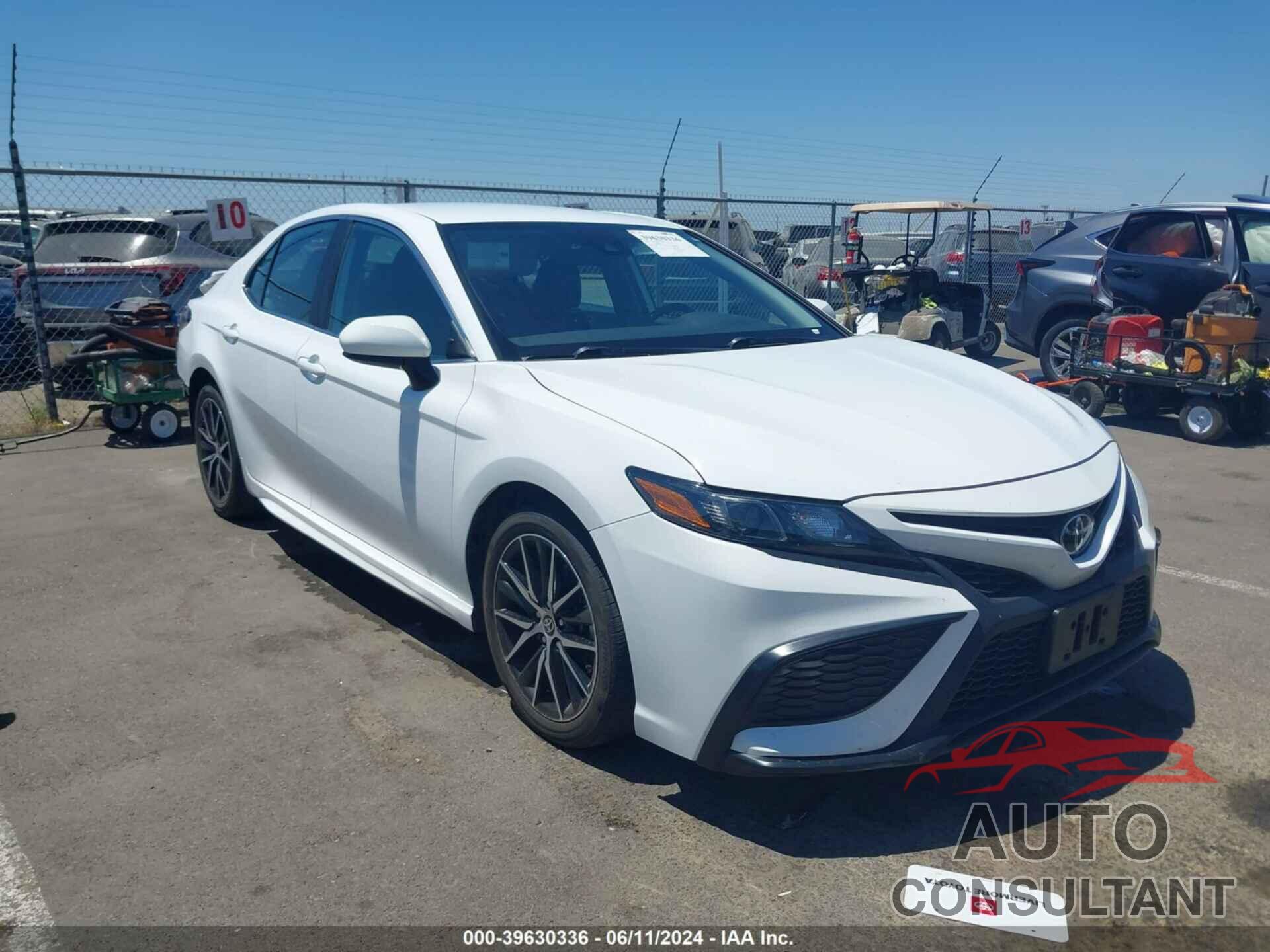 TOYOTA CAMRY 2021 - 4T1G11AKXMU575444
