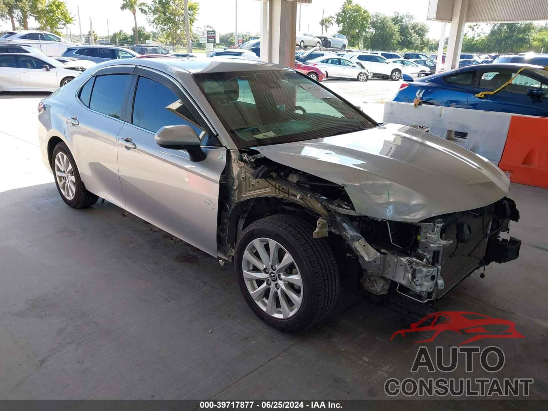 TOYOTA CAMRY 2018 - 4T1B11HK7JU003792