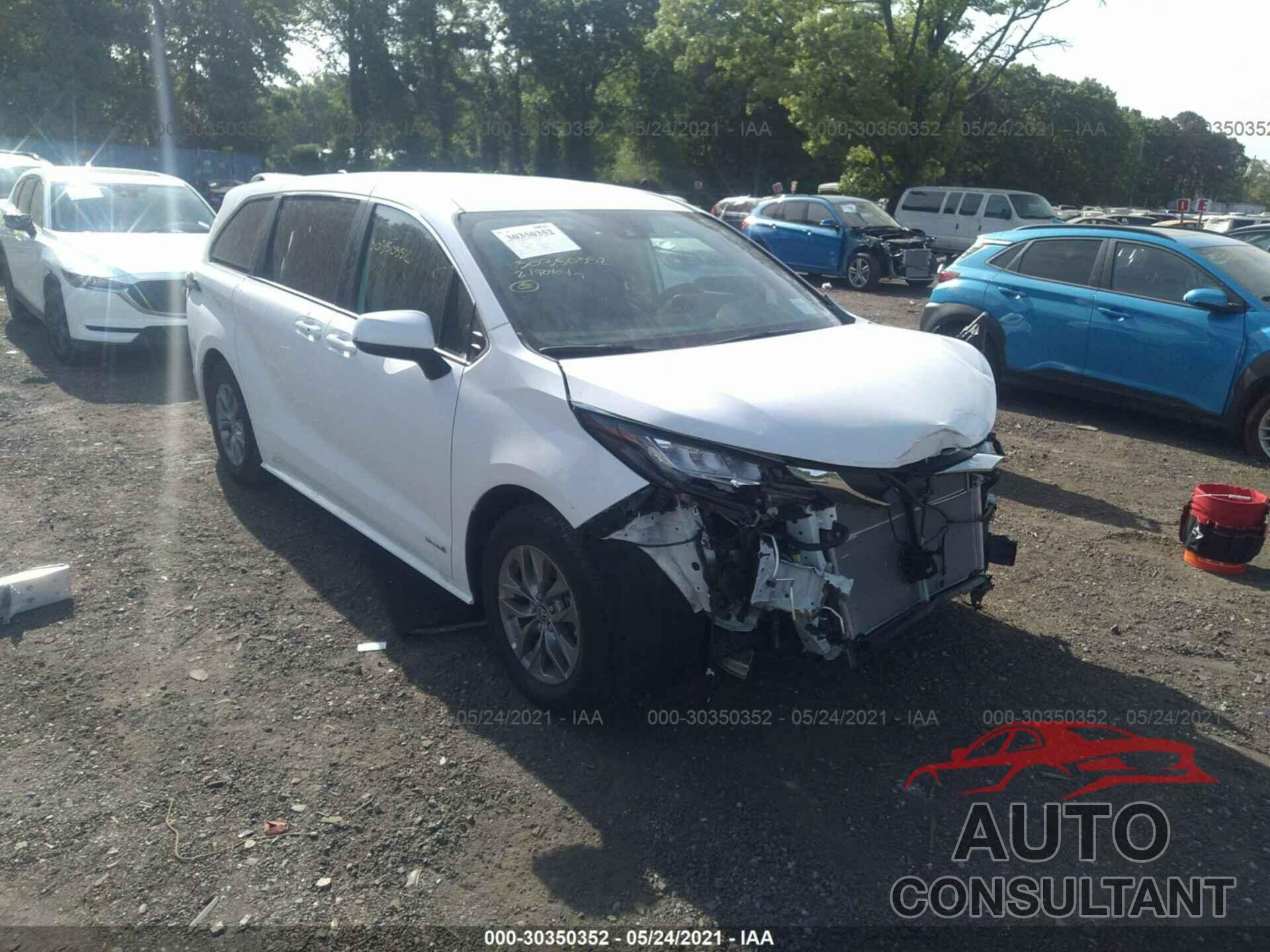 TOYOTA SIENNA 2021 - 5TDKSKFC7MS013685