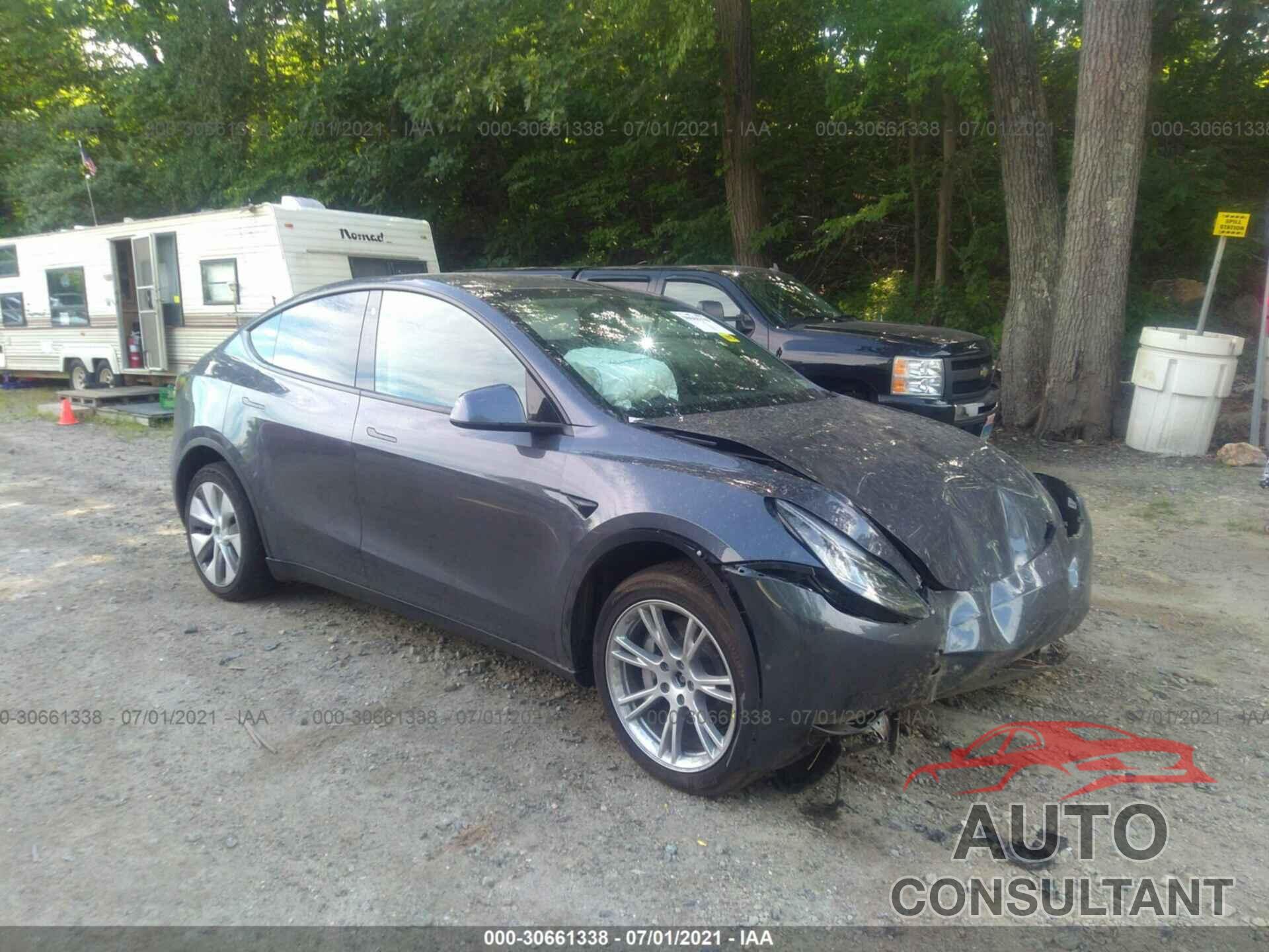 TESLA MODEL Y 2021 - 5YJYGDEE8MF117536