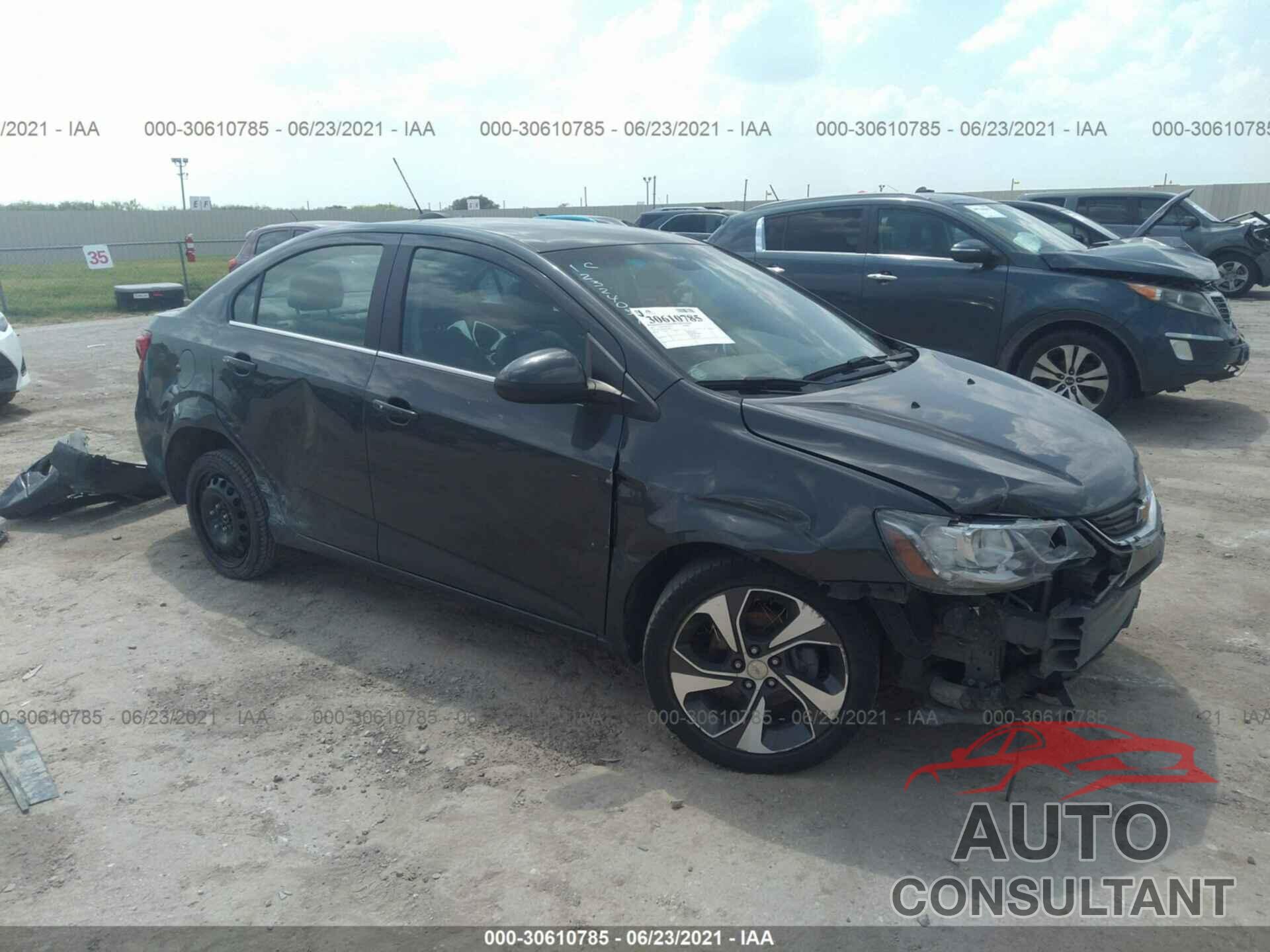 CHEVROLET SONIC 2017 - 1G1JF5SB5H4124745
