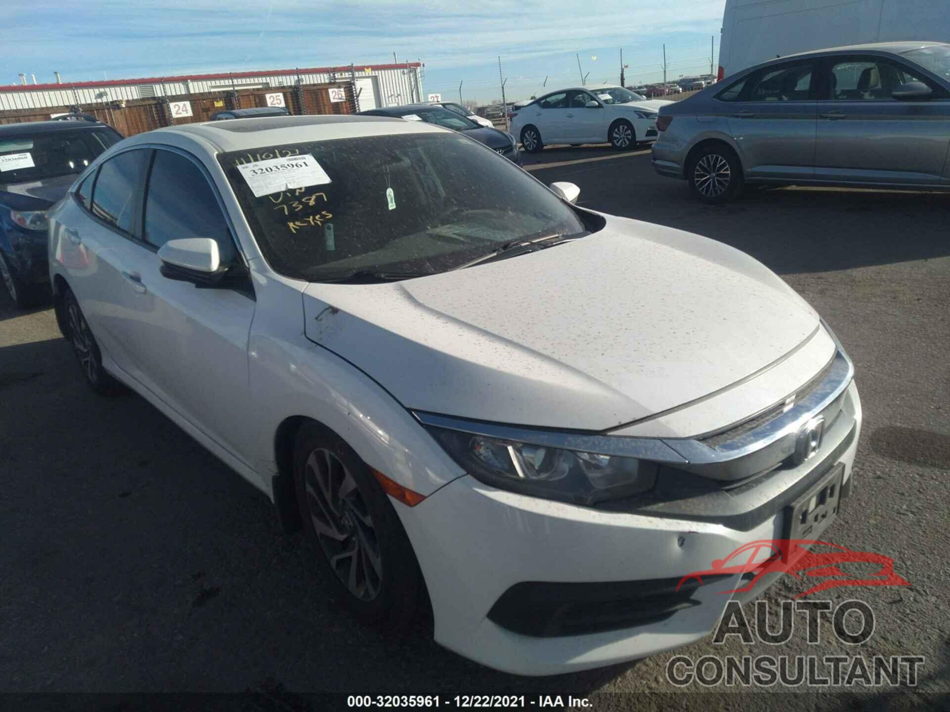 HONDA CIVIC SEDAN 2018 - 19XFC2F76JE207387