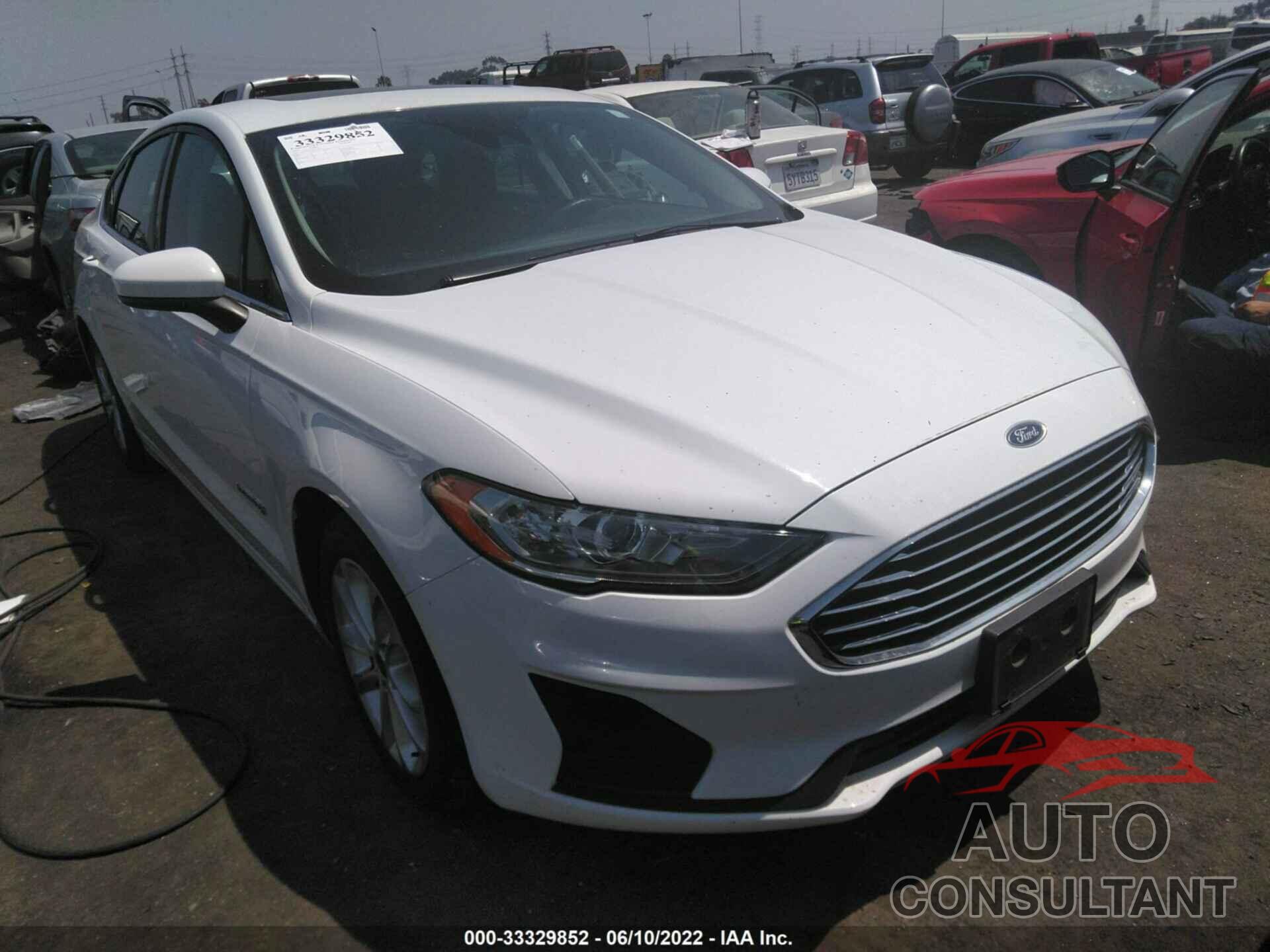 FORD FUSION HYBRID 2019 - 3FA6P0LU9KR105021