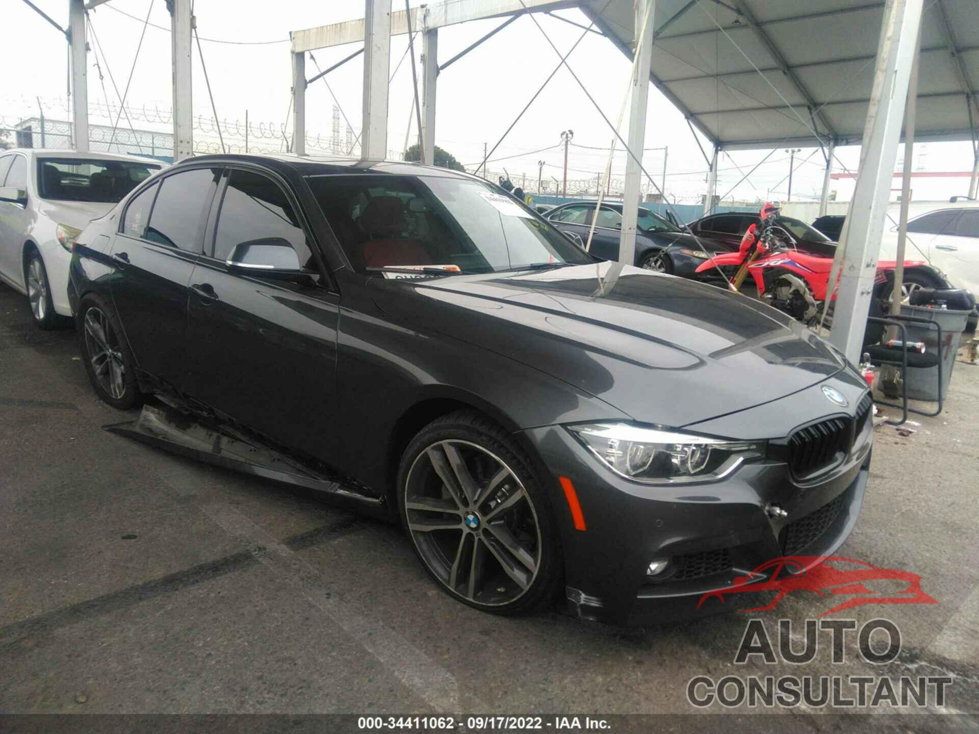 BMW 3 SERIES 2018 - WBA8B3C56JK843483