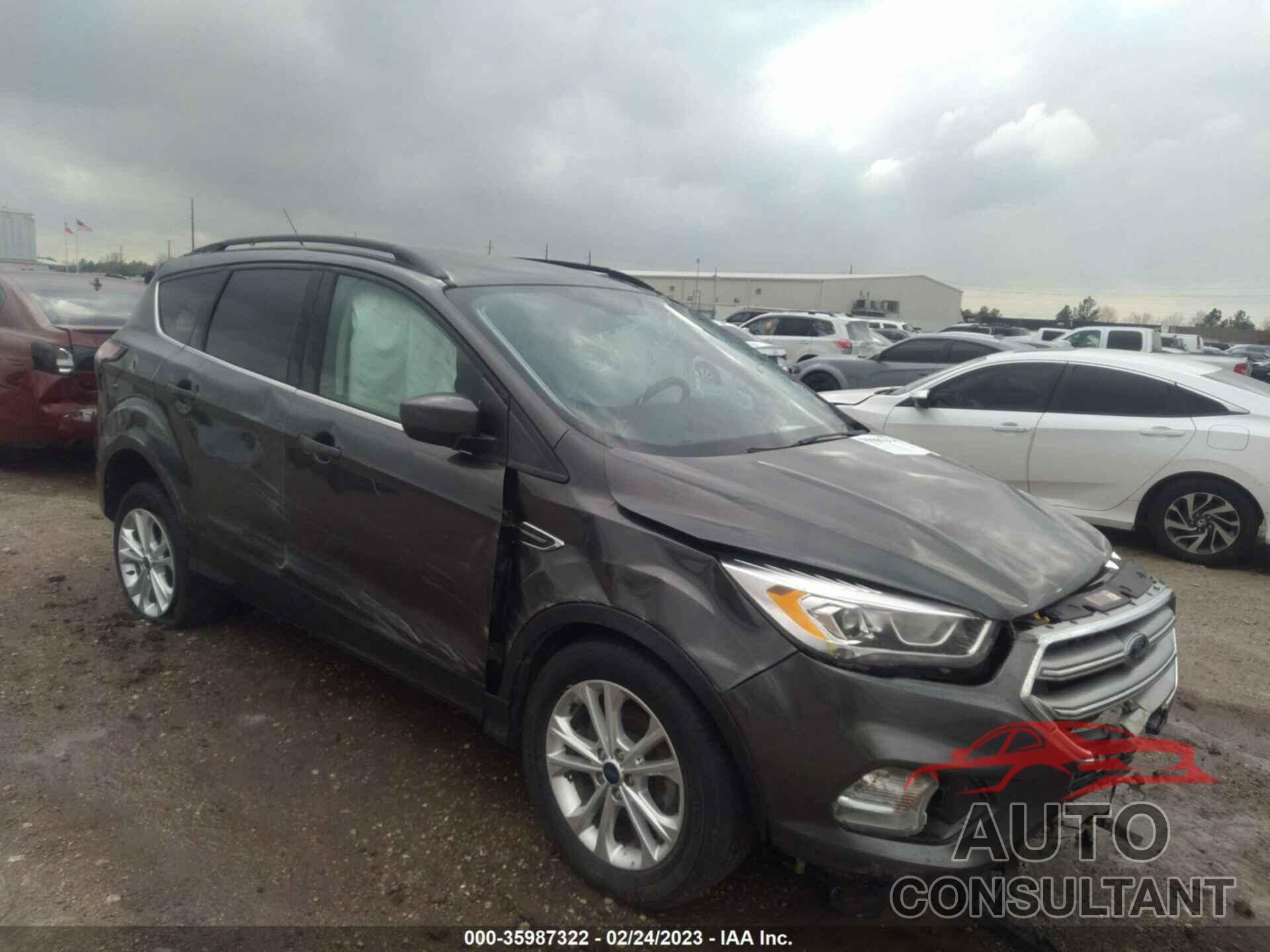 FORD ESCAPE 2017 - 1FMCU0GD7HUD26548