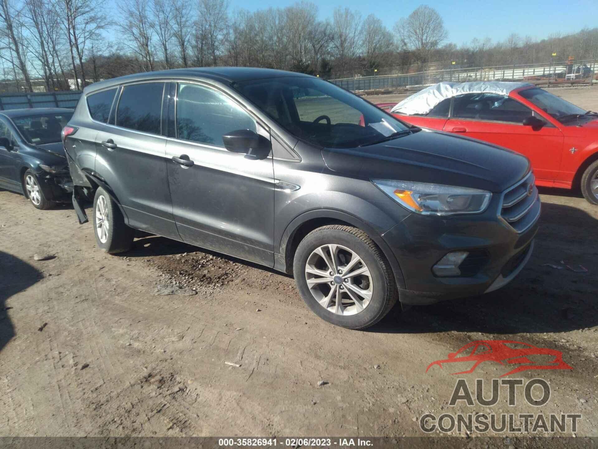 FORD ESCAPE 2017 - 1FMCU0GD9HUD45425
