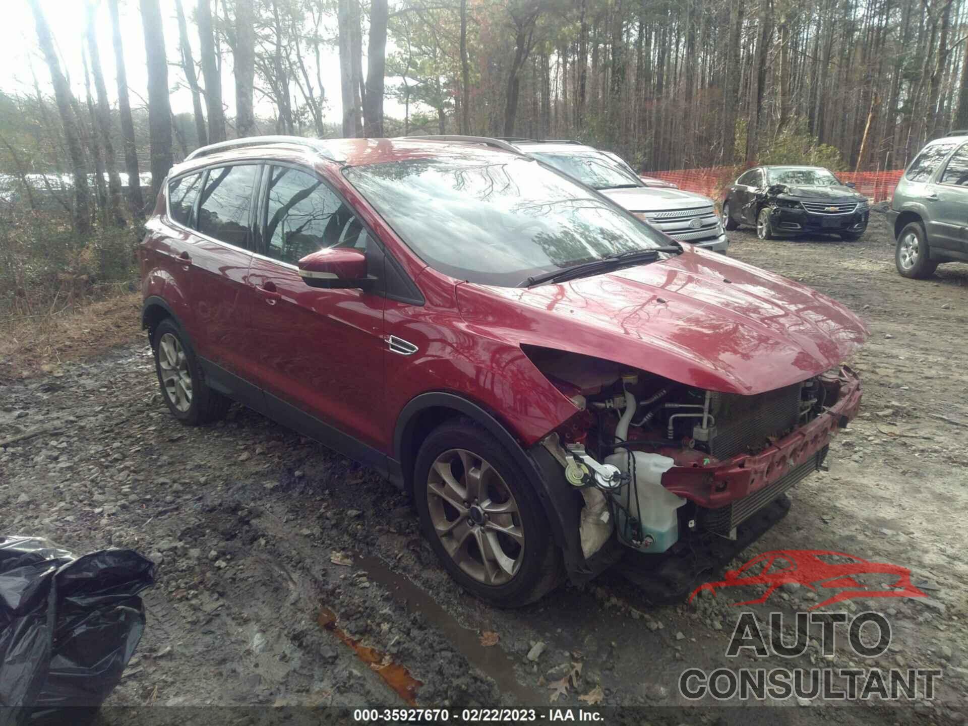 FORD ESCAPE 2016 - 1FMCU9J98GUC20701
