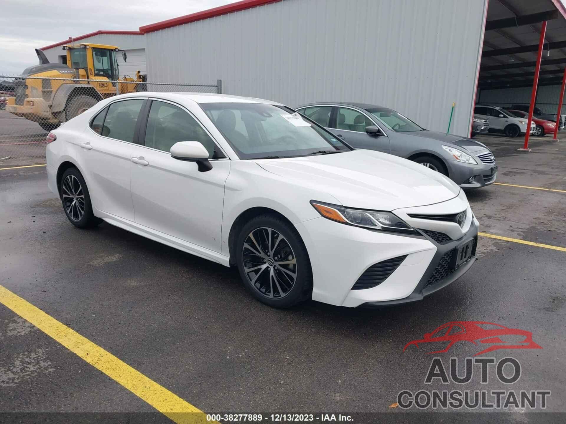 TOYOTA CAMRY 2018 - JTNB11HKXJ3028627