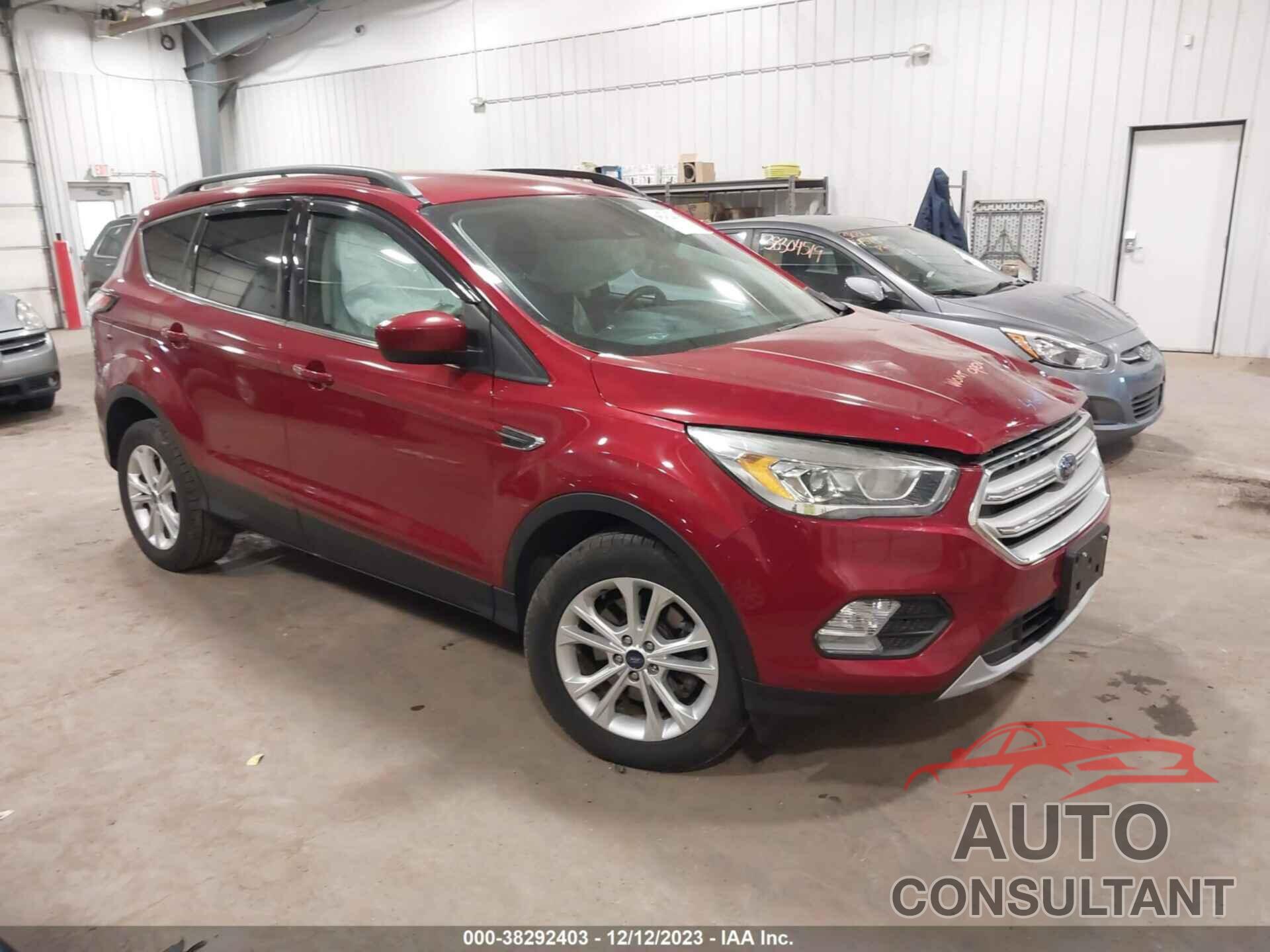FORD ESCAPE 2018 - 1FMCU9HD1JUA15397