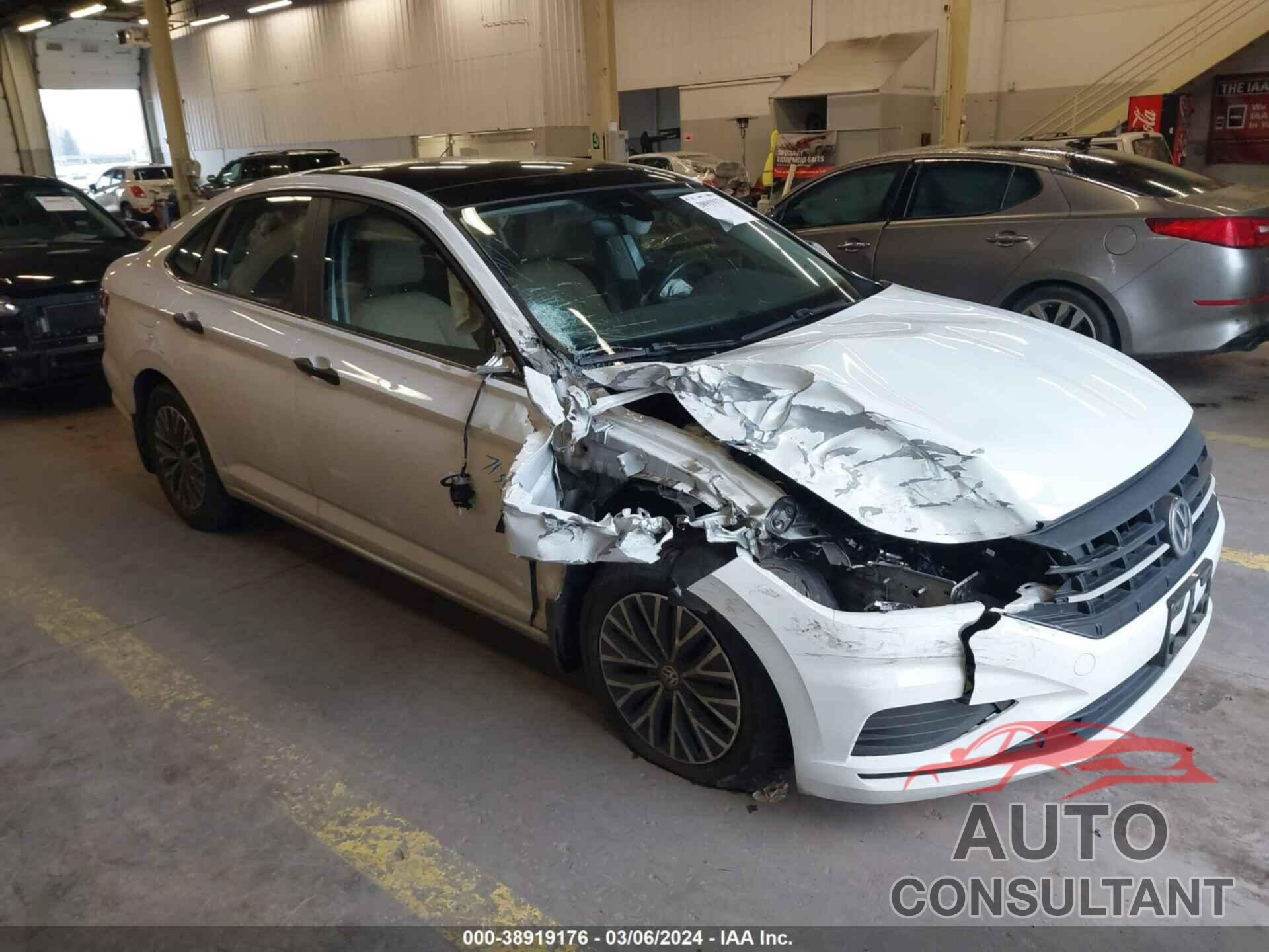 VOLKSWAGEN JETTA 2019 - 3VWE57BUXKM114701