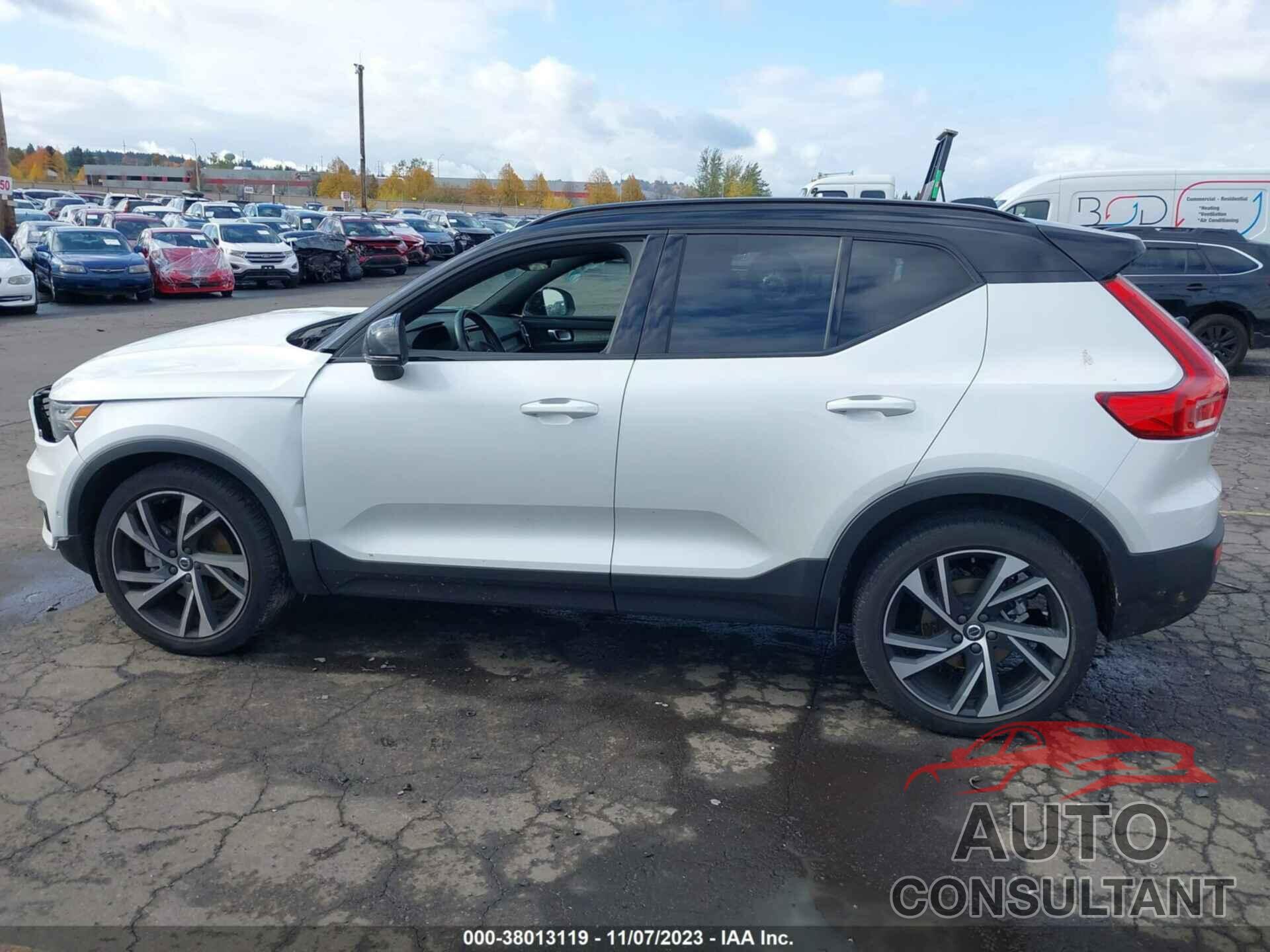 VOLVO XC40 2021 - YV4AC2HM4M2481151