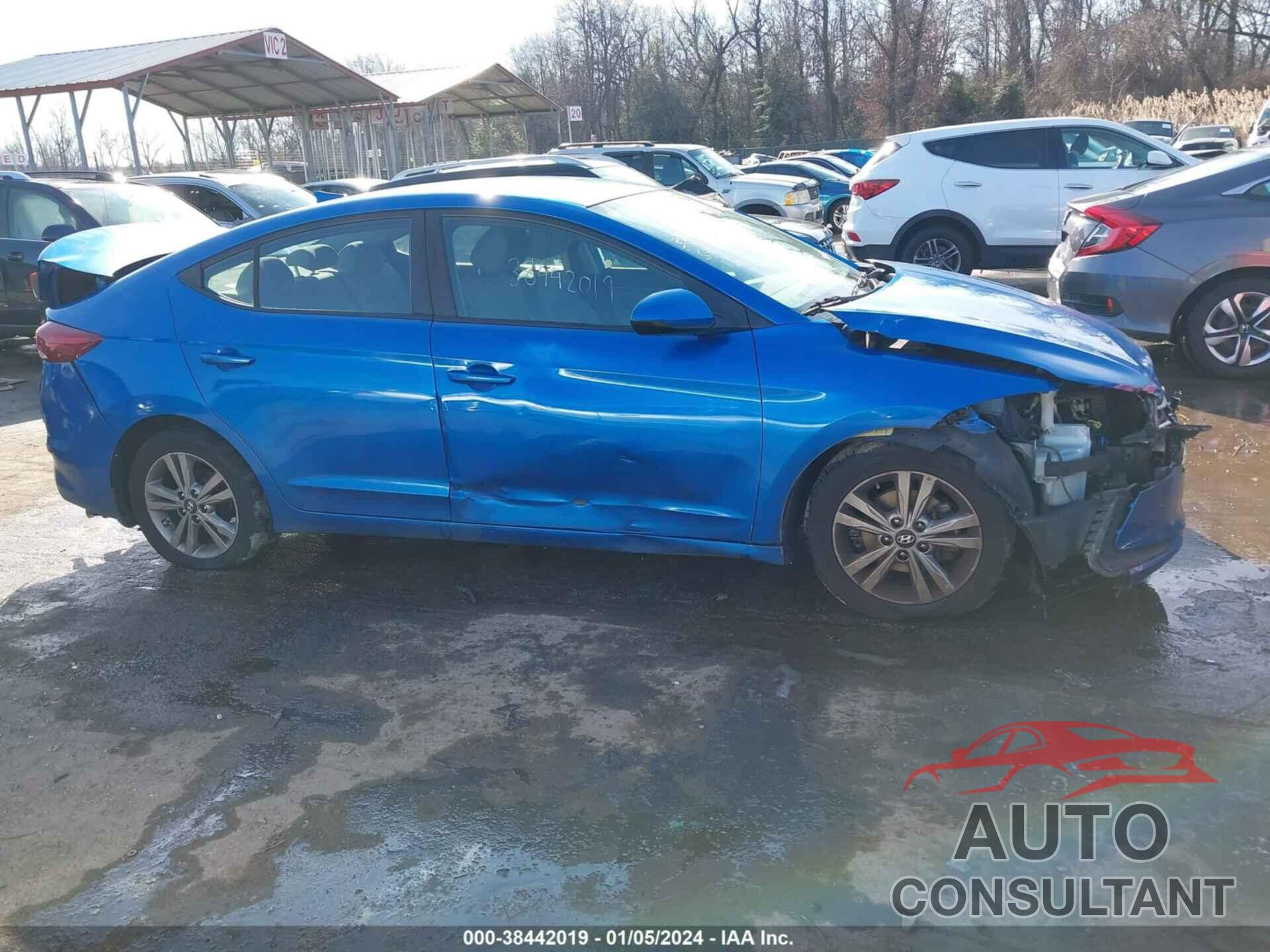 HYUNDAI ELANTRA 2017 - KMHD84LF4HU224602