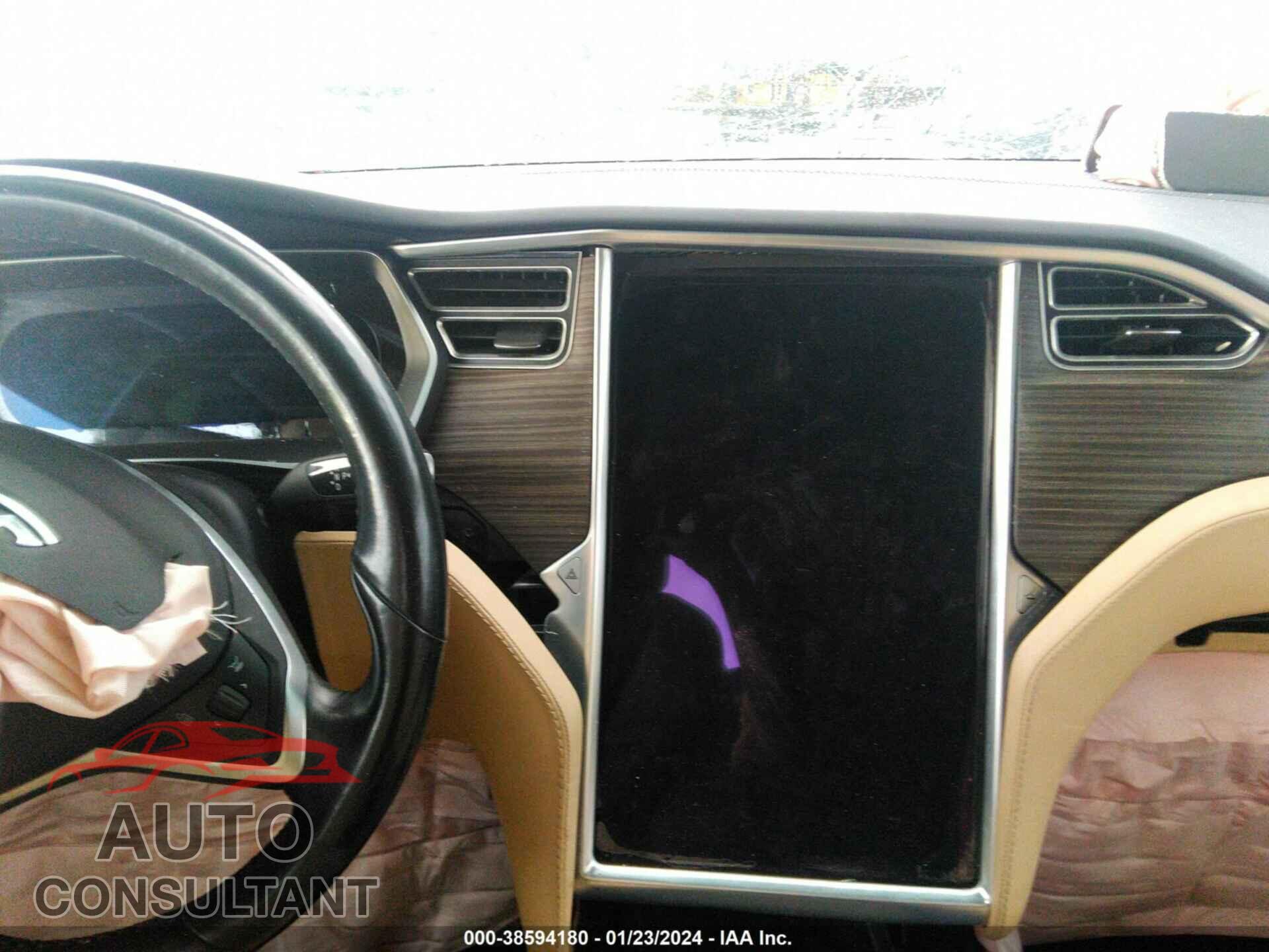 TESLA MODEL X 2016 - 5YJXCBE21GF004811